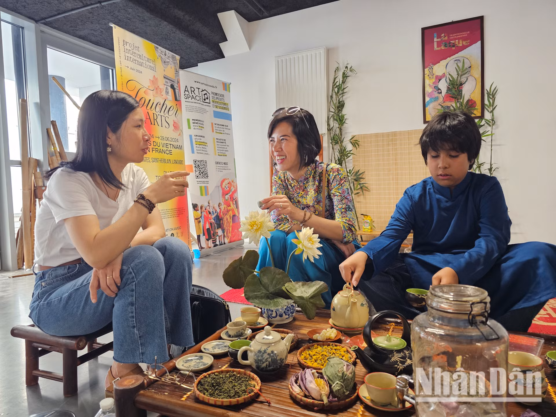 "Xin chào Việt Nam" góp phần quảng bá một hình ảnh đẹp đẽ và chân thực về đất nước Việt Nam. (Ảnh: MINH DUY)