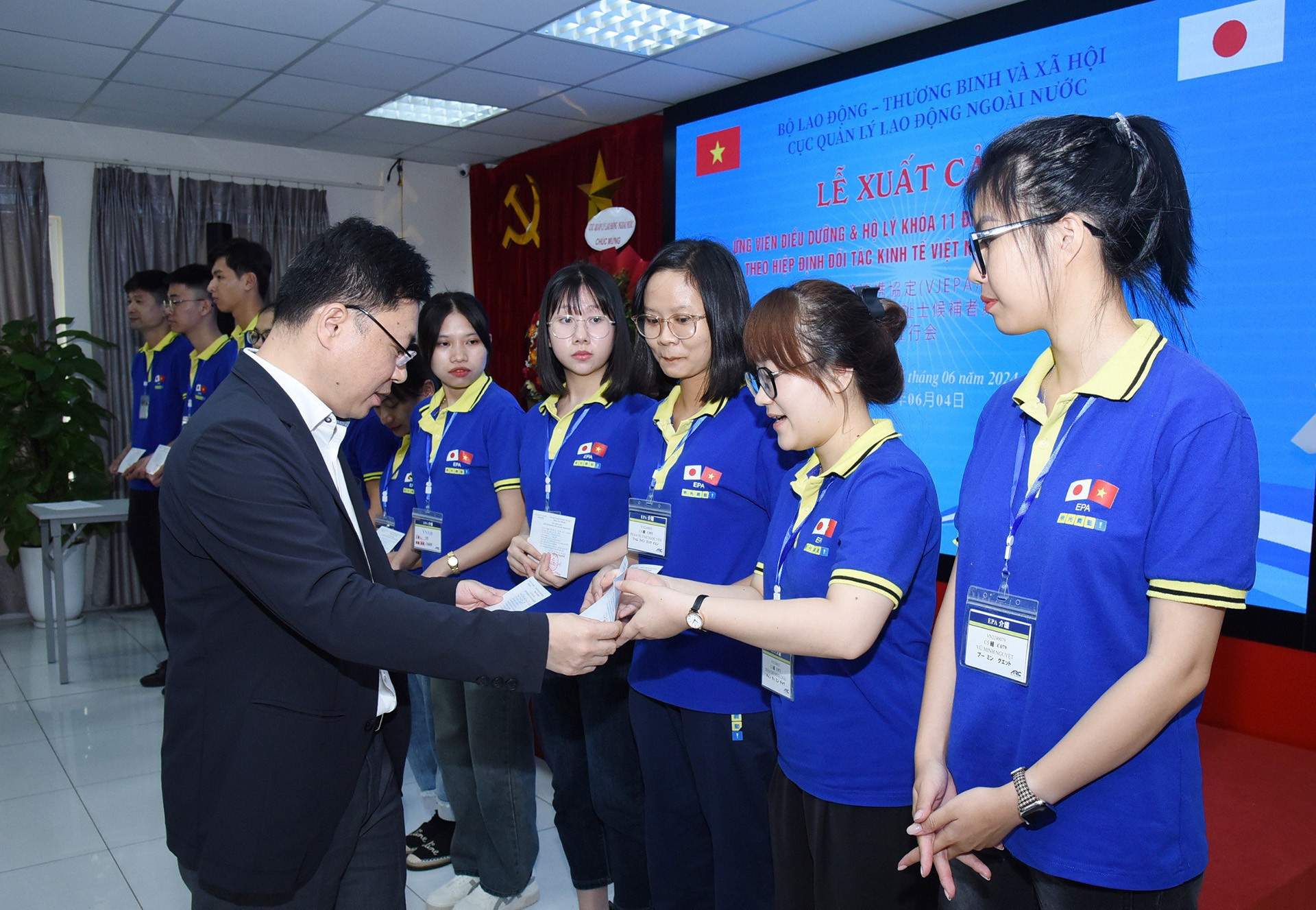 Lễ xuất cảnh khóa 11 ứng viên điều dưỡng, nhân viên chăm sóc của chương trình EPA, ngày 4/6/2024. (Ảnh: TRẦN HẢI)