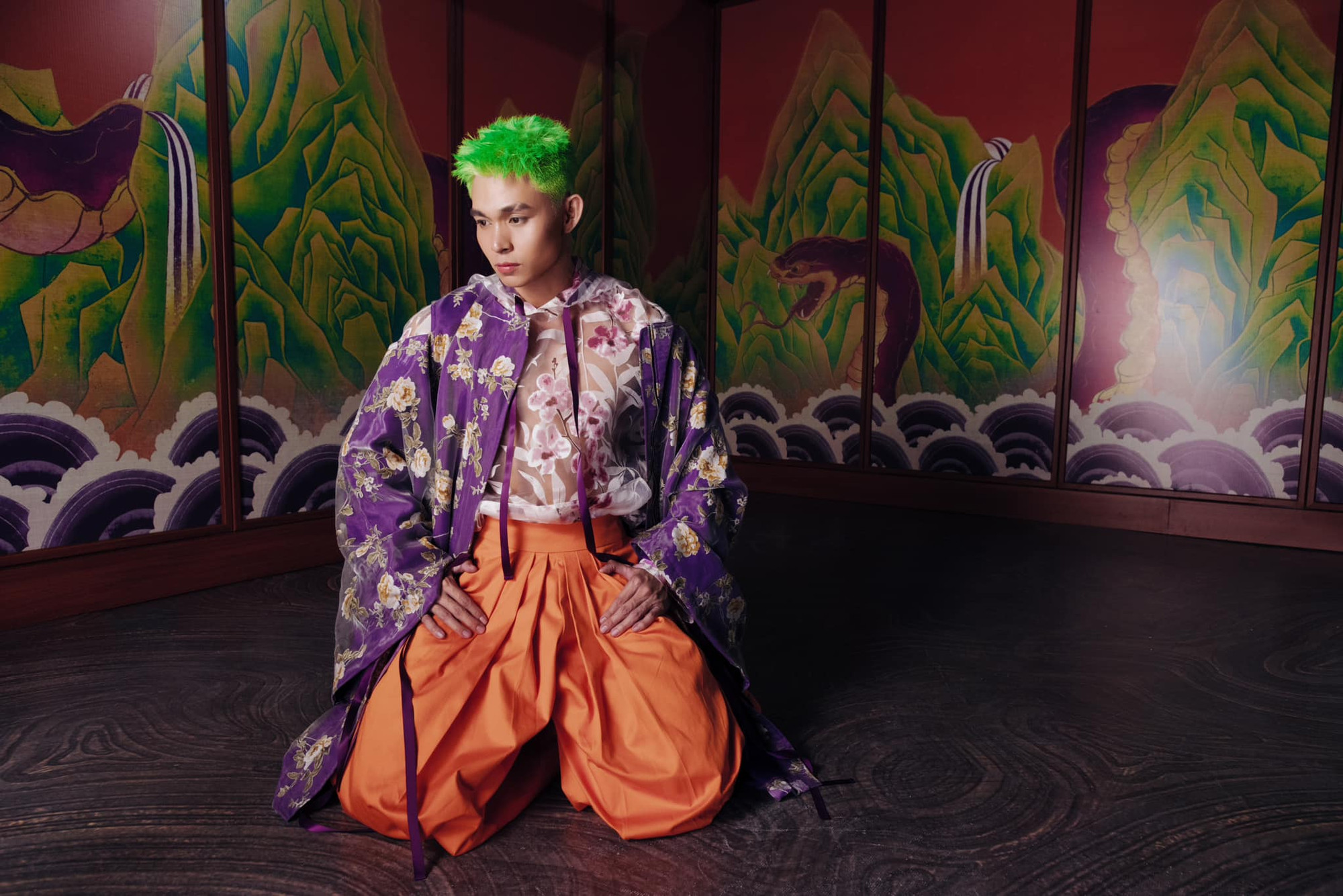 ANh tài Jun Phạm trong MV "Sơn Thủy Khúc". (Ảnh: FB NV)