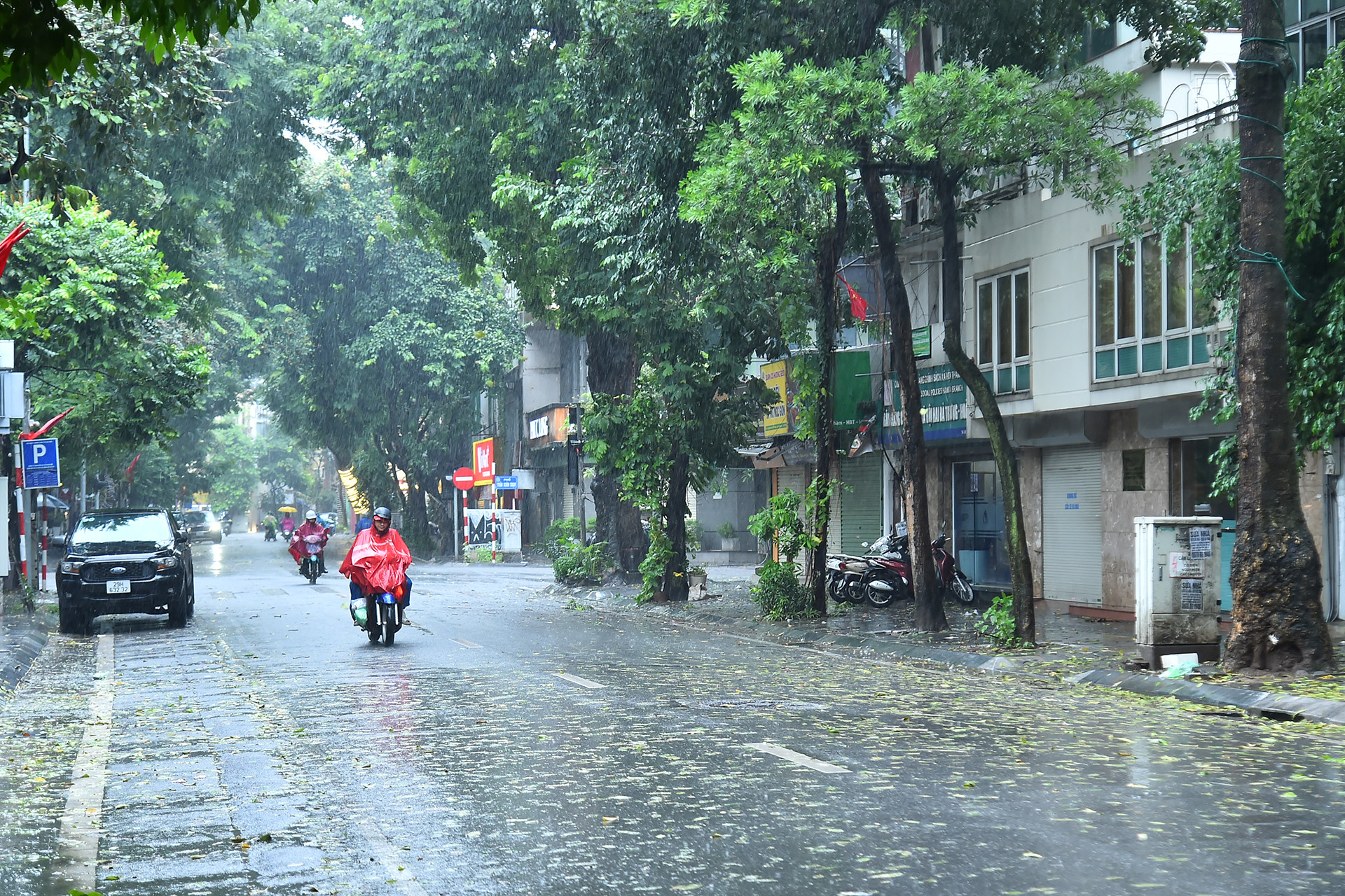 Đường phố Hà Nội vắng vẻ trong ngày 7/9.(Ảnh: THỦY NGUYÊN)