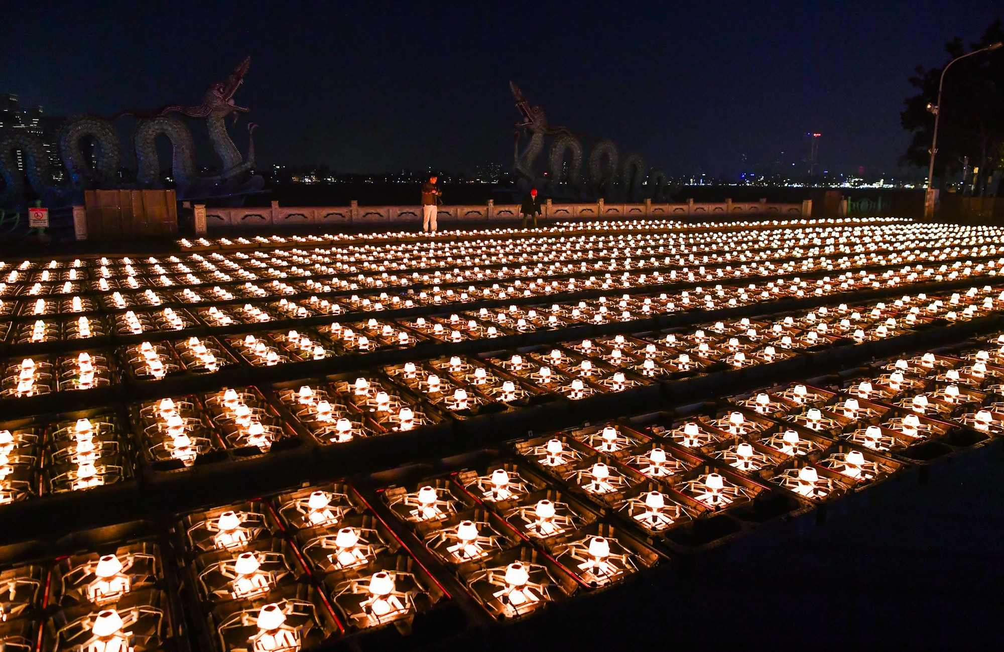 Màn trình diễn với drone light là màn trình diễn đặc sắc nhất của chương trình hòa nhạc ánh sáng.
