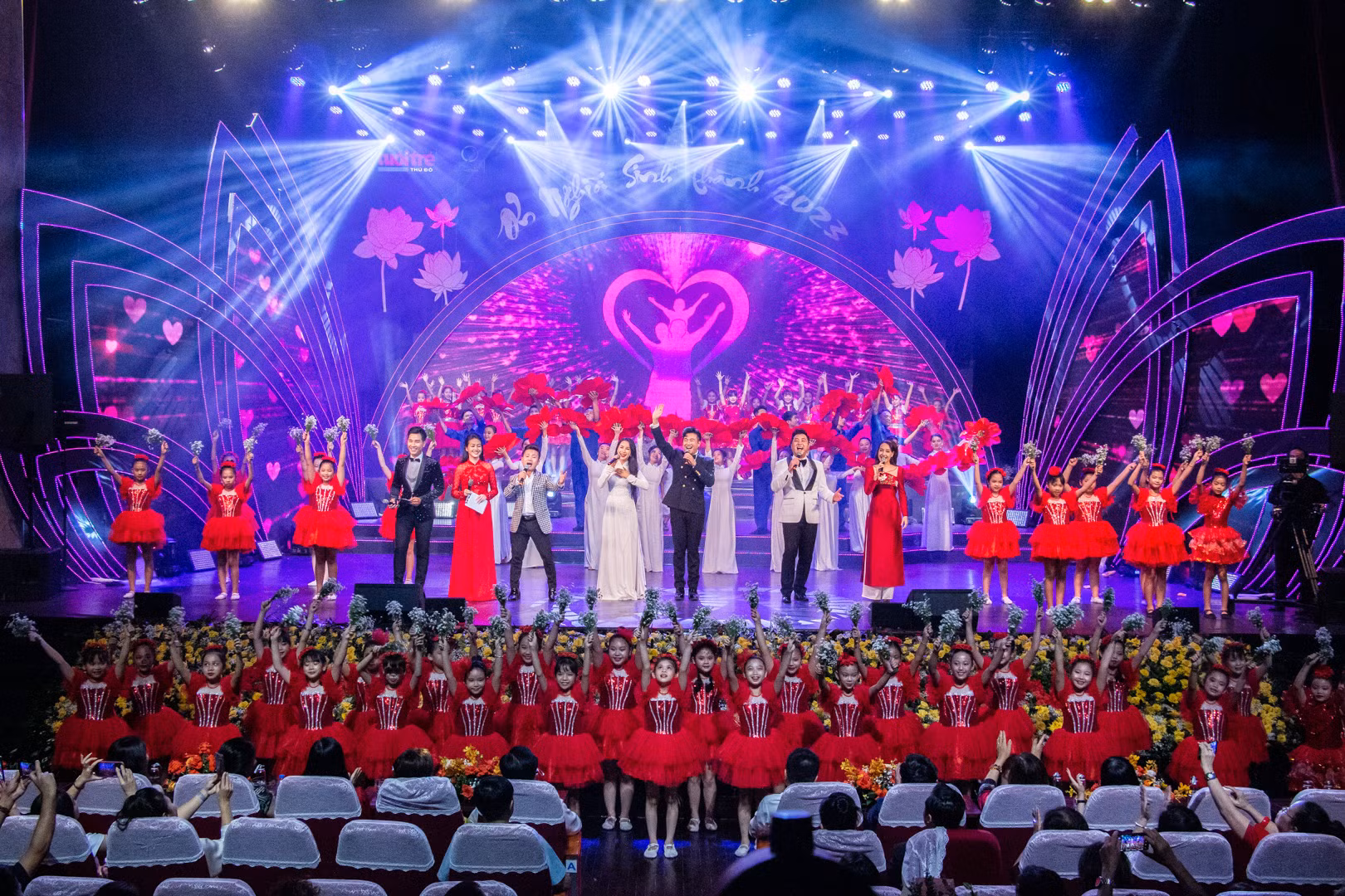 Với sự dàn dựng công phu, quy mô tổ chức cùng sự tham gia của các nghệ sĩ nổi tiếng, chương trình đã truyền tải thành công thông điệp ngợi ca công ơn của cha mẹ, góp phần gìn giữ những giá trị nhân bản trong truyền thống của người Việt: “Uống nước nhớ nguồn”, “Ăn quả nhớ người trồng cây”; nhắc nhở bổn phận làm con phải thực hiện những việc hiếu nghĩa để thể hiện tình cảm và lòng biết ơn với công lao sinh thành, dưỡng dục của cha mẹ.