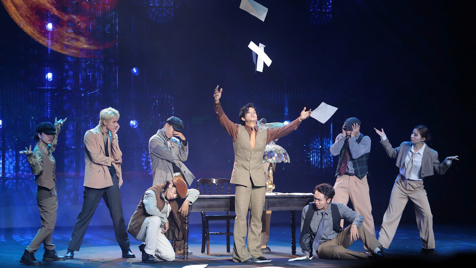 Ca khúc của Đức do ca sĩ Trọng Hiếu thể hiện. Ca khúc của Đức do ca sĩ Trọng Hiếu thể hiện.