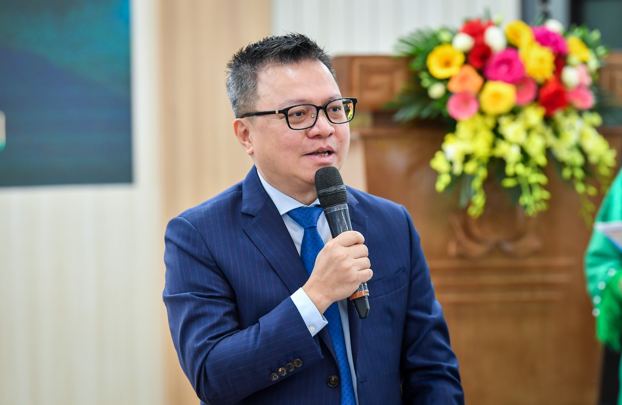 Tổng biên tập Lê Quốc Minh chia sẻ tại lễ ra mắt MV.