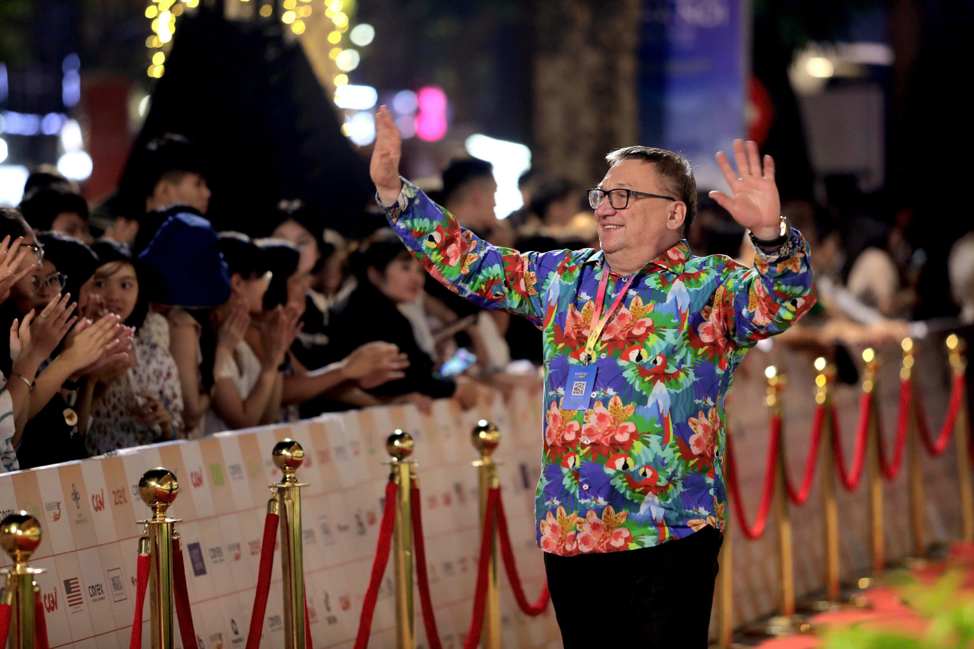 Nhà làm phim quốc tế hân hoan trong sự đón chào của khán giả Hà Nội.