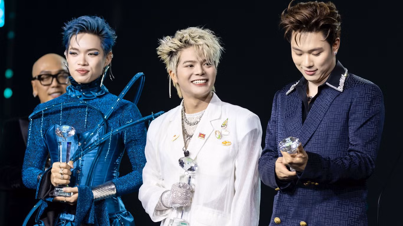 Rhyder tại lễ trao giải Làn sóng xanh 2024.