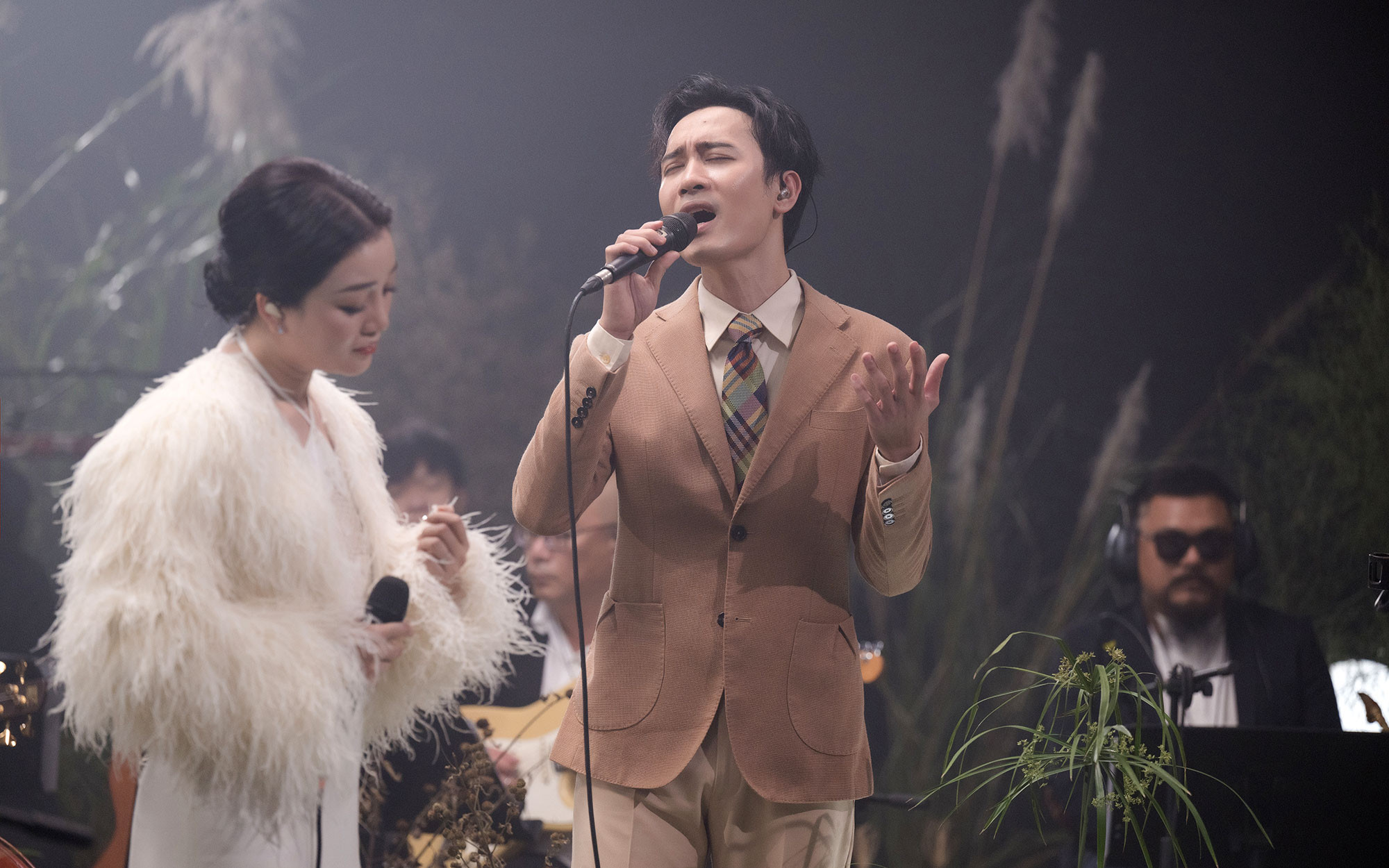 Phạm Thu Hà và Phạm Anh Duy.