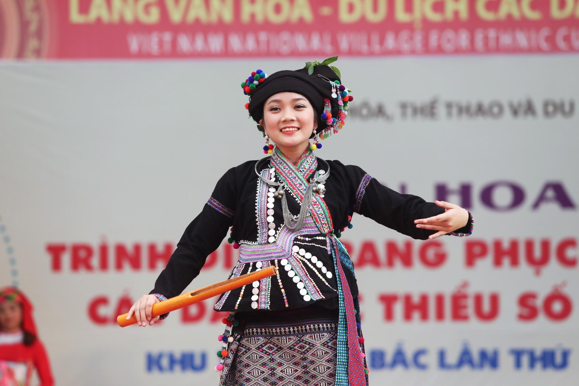 Phụ nữ dân tộc Lào. (Ảnh: KHIẾU MINH)