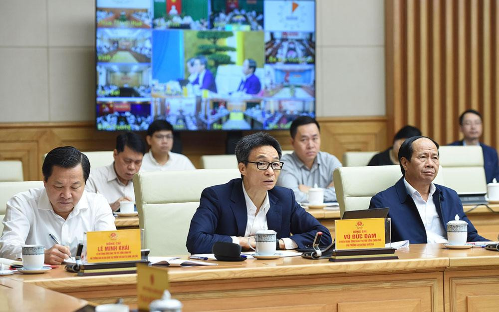 Phó Thủ tướng Vũ Đức Đam phát biểu.