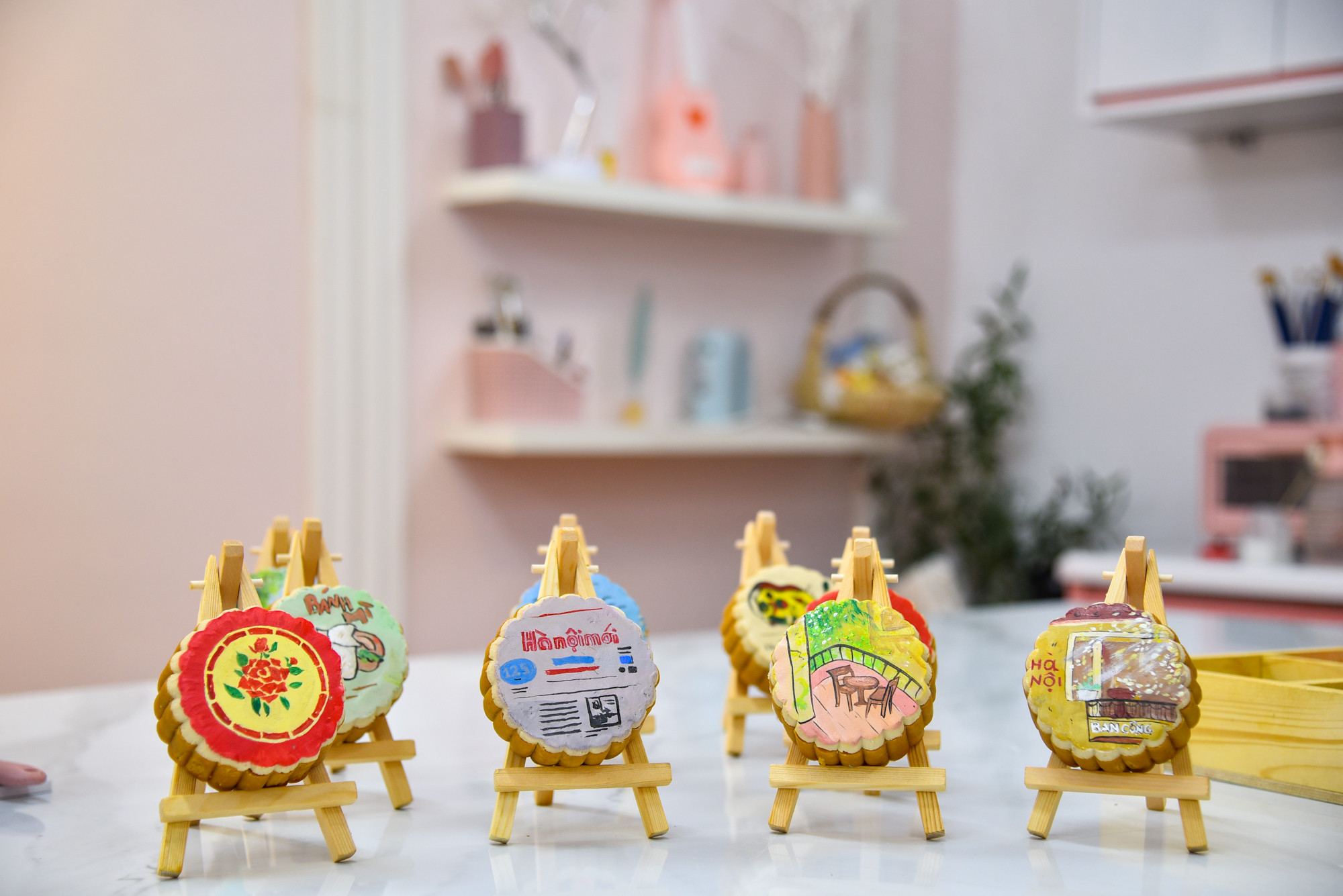 Những chiếc bánh của Thùy Dương được lấy cảm hứng từ dân gian và những điều bình dị trong cuộc sống.