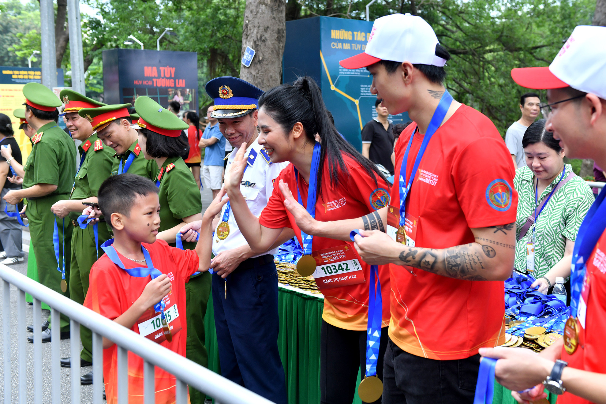 Niềm vui chiến thắng. Niềm vui chiến thắng.