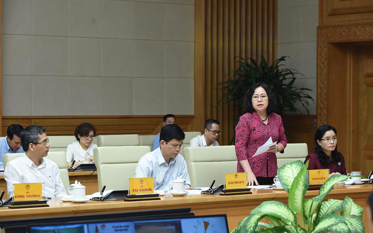 Đại diện lãnh đạo Bộ Giáo dục và Đào tạo phát biểu.