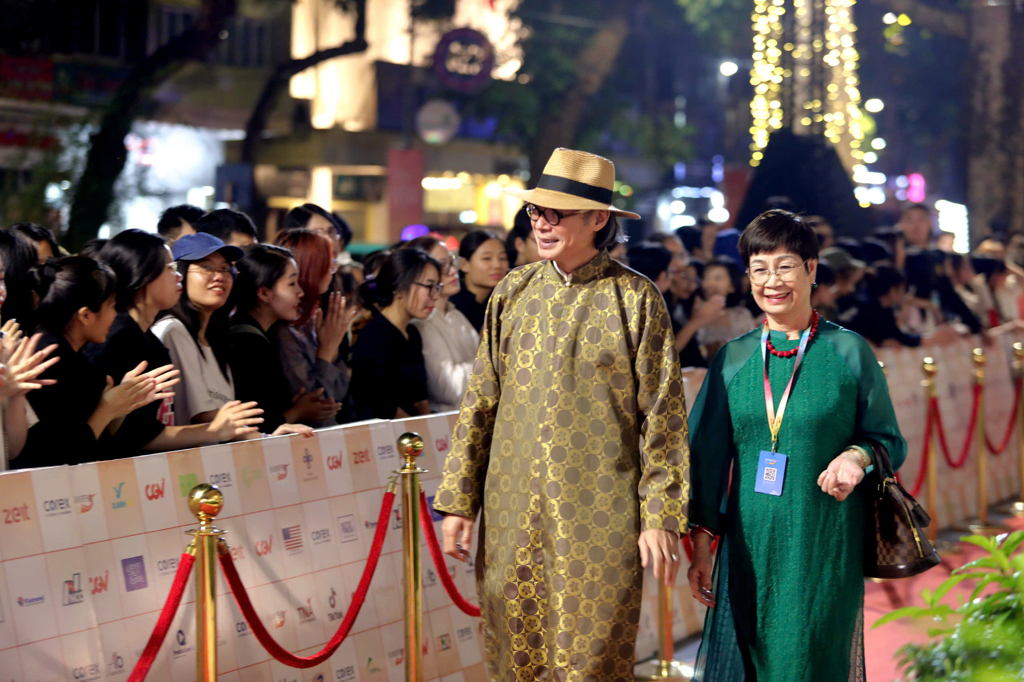 NSND Trần Lực và nhà biên kịch Nguyễn Thị Hồng Ngát.