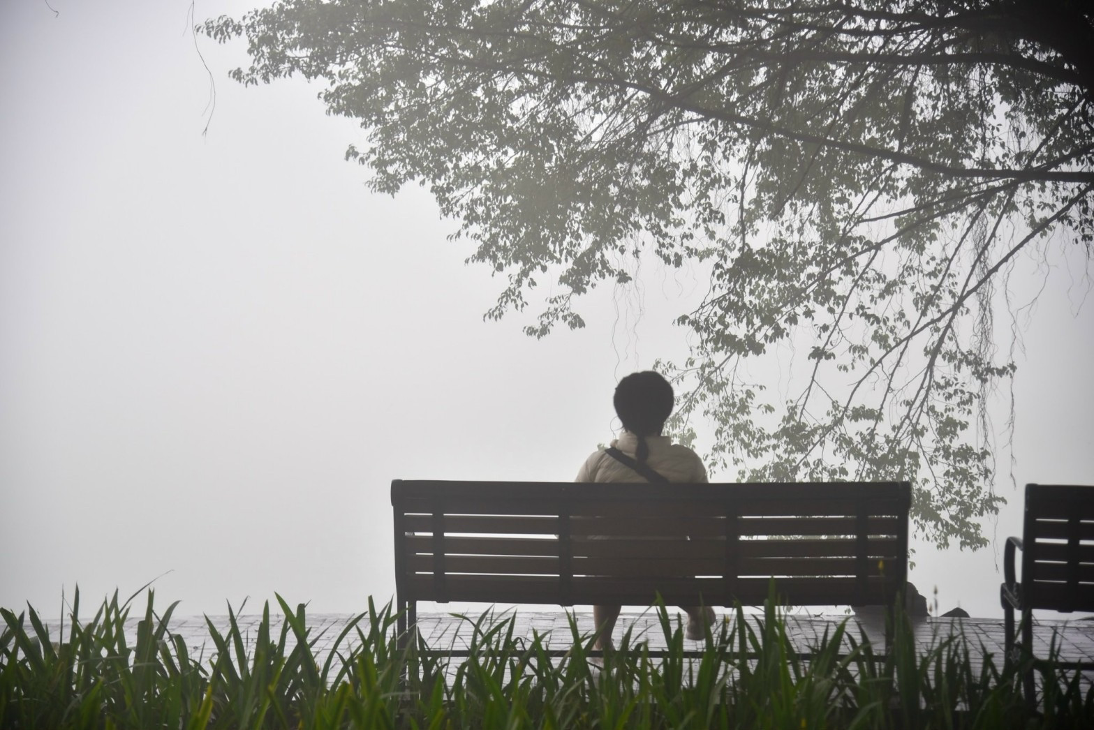 Trong những ngày sương mù dày đặc người dân, đặc biệt là người có bệnh nền, người già, trẻ em,… cần chú ý thực hiện các biện pháp bảo vệ sức khỏe, tránh ra ngoài vào thời điểm thời tiết không thuận lợi để đảm có bảo có sức khỏe tốt nhất đón Tết Nguyên đán 2024 đang cận kề.