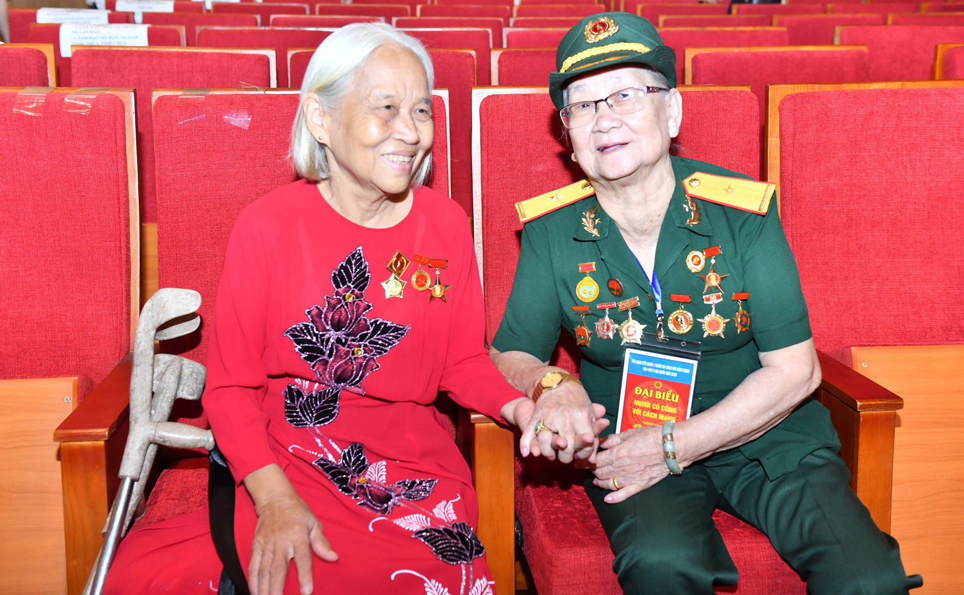 Cuộc hội ngộ của những đồng đội.