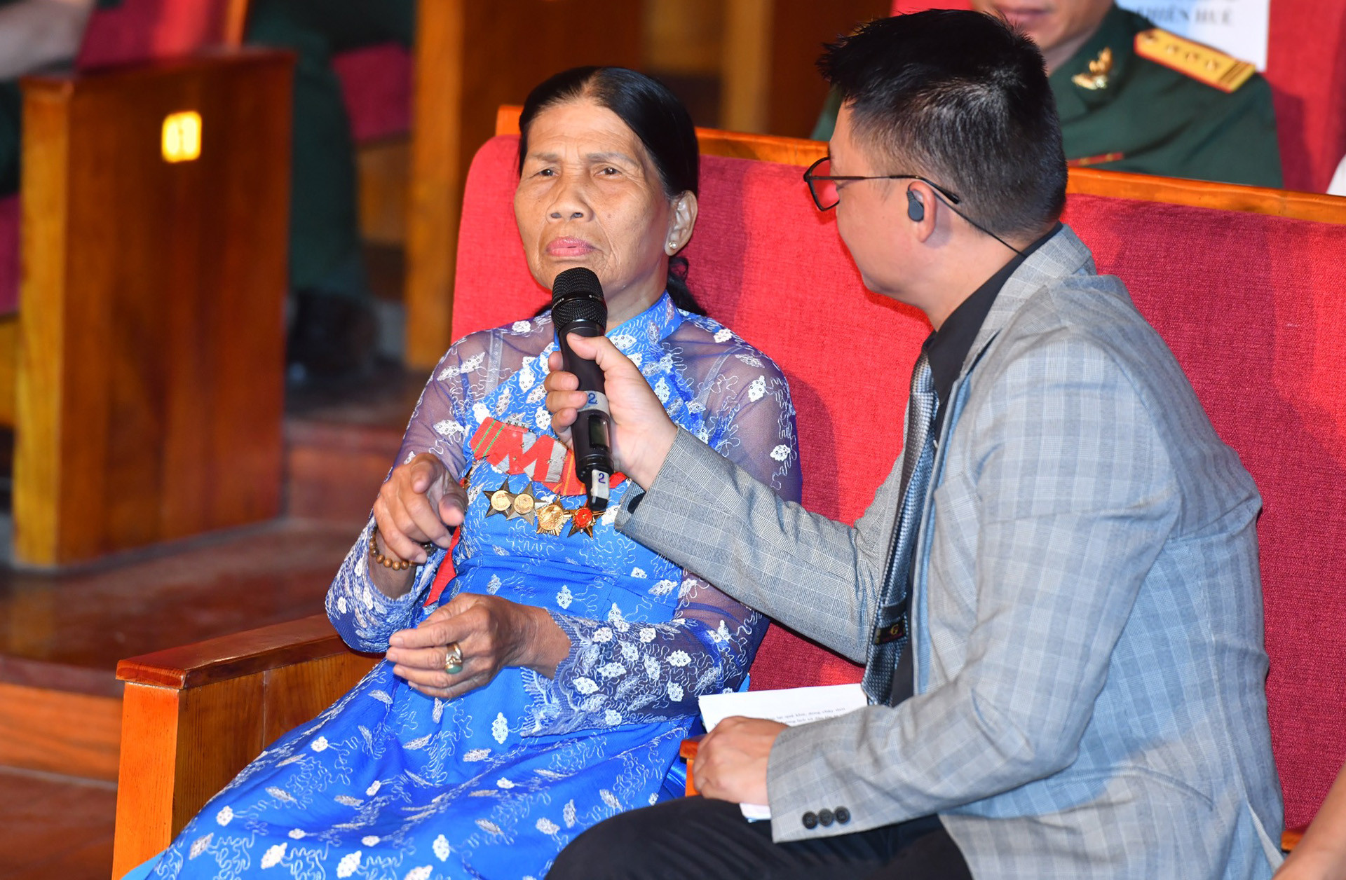 Nữ Anh hùng Lực lượng vũ trang nhân dân Nguyễn Thị Lài (Thừa Thiên Huế) kể lại những kỷ niệm chiến đấu.