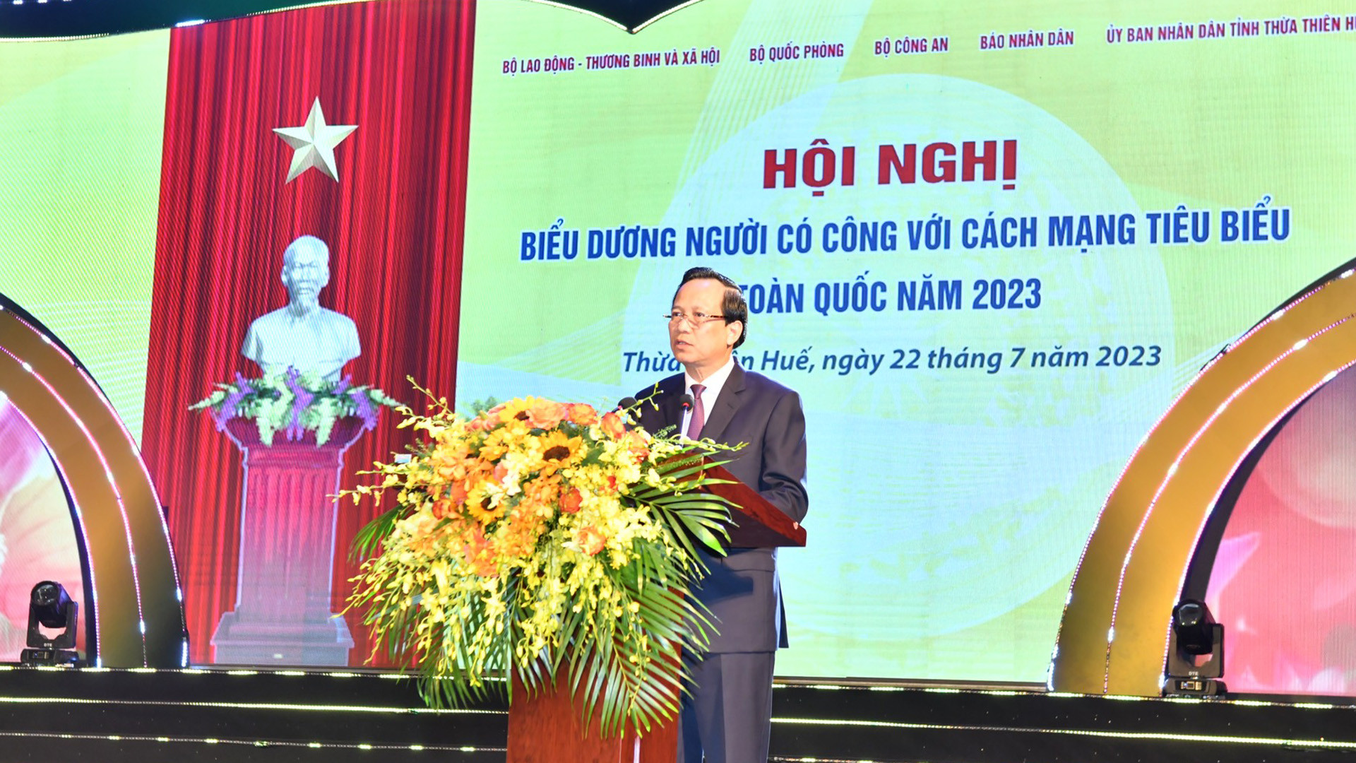 Bộ trưởng Lao động-Thương binh và Xã hội Đào Ngọc Dung phát biểu tại Hội nghị biểu dương người có công tiêu biểu toàn quốc năm 2023. (Ảnh: Đăng Khoa) Bộ trưởng Lao động-Thương binh và Xã hội Đào Ngọc Dung phát biểu tại Hội nghị biểu dương người có công tiêu biểu toàn quốc năm 2023. (Ảnh: Đăng Khoa)