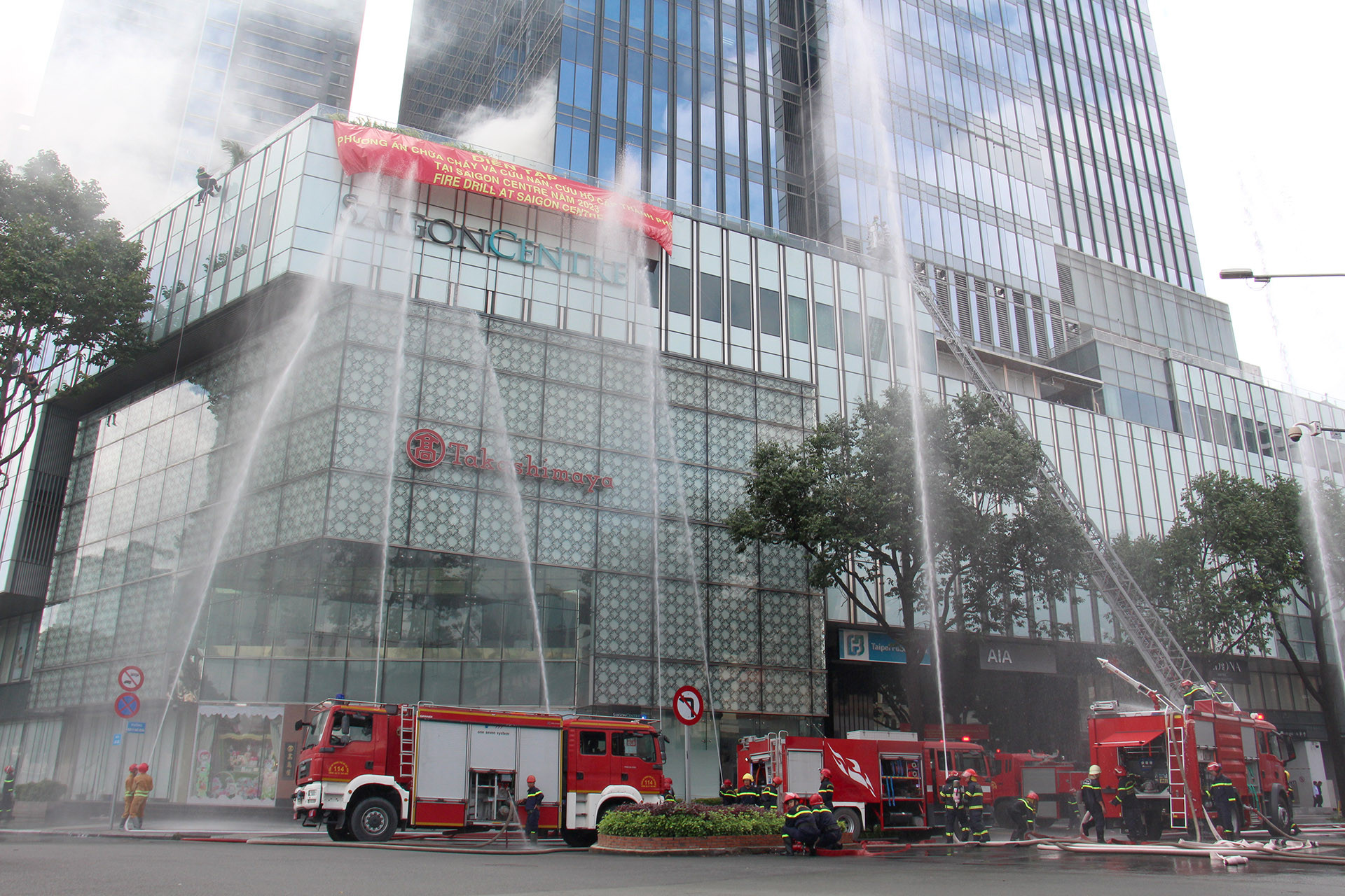 Buổi diễn tập huy động hơn 3.300 người từ các đơn vị: Bộ Tư lệnh Thành phố Hồ Chí Minh, Hội Chữ Thập đỏ, Trung tâm cấp cứu 115, Tổng Công ty Cấp nước Sài Gòn; Tổng Công ty Điện lực Thành phố Hồ Chí Minh; Phòng Cảnh sát Giao thông đường bộ-đường sắt…