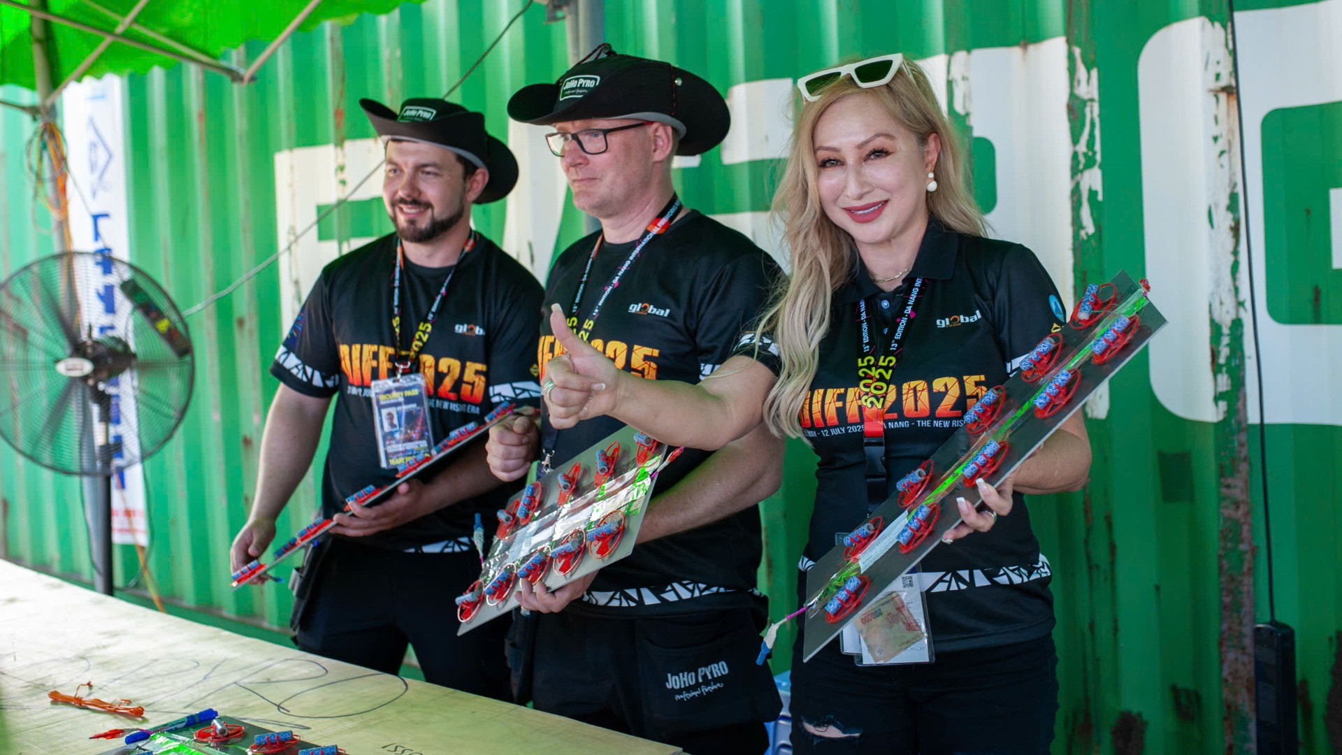 Gặp mặt đội chủ nhà trong đêm khai mạc là đội JoHo Pyro Professional Fireworks AB đến từ Phần Lan - đương kim vô địch DIFF 2024.