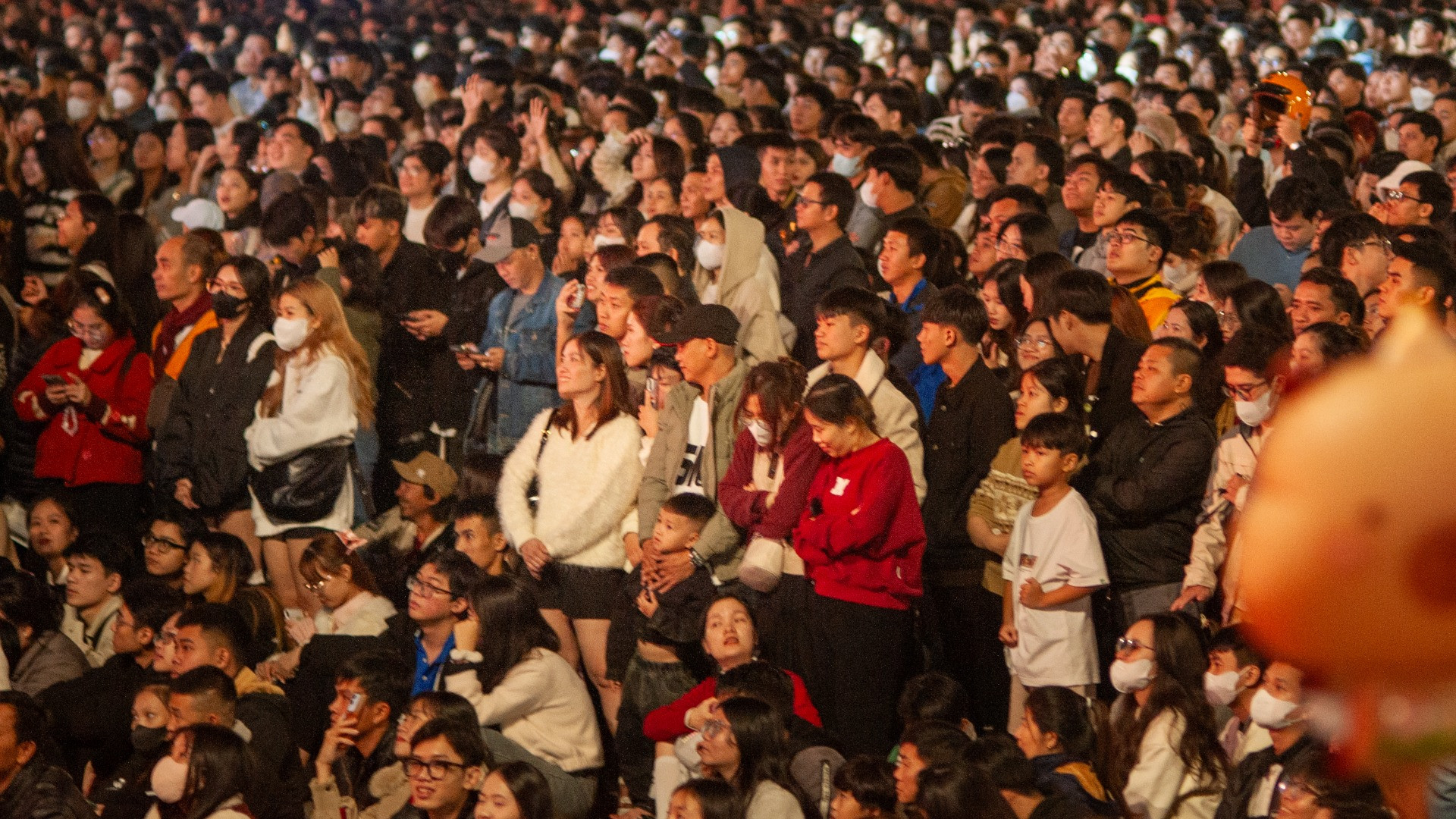 Người dân Đà Nẵng háo hức với khoảnh khắc giao thừa Tết Dương lịch 2025.