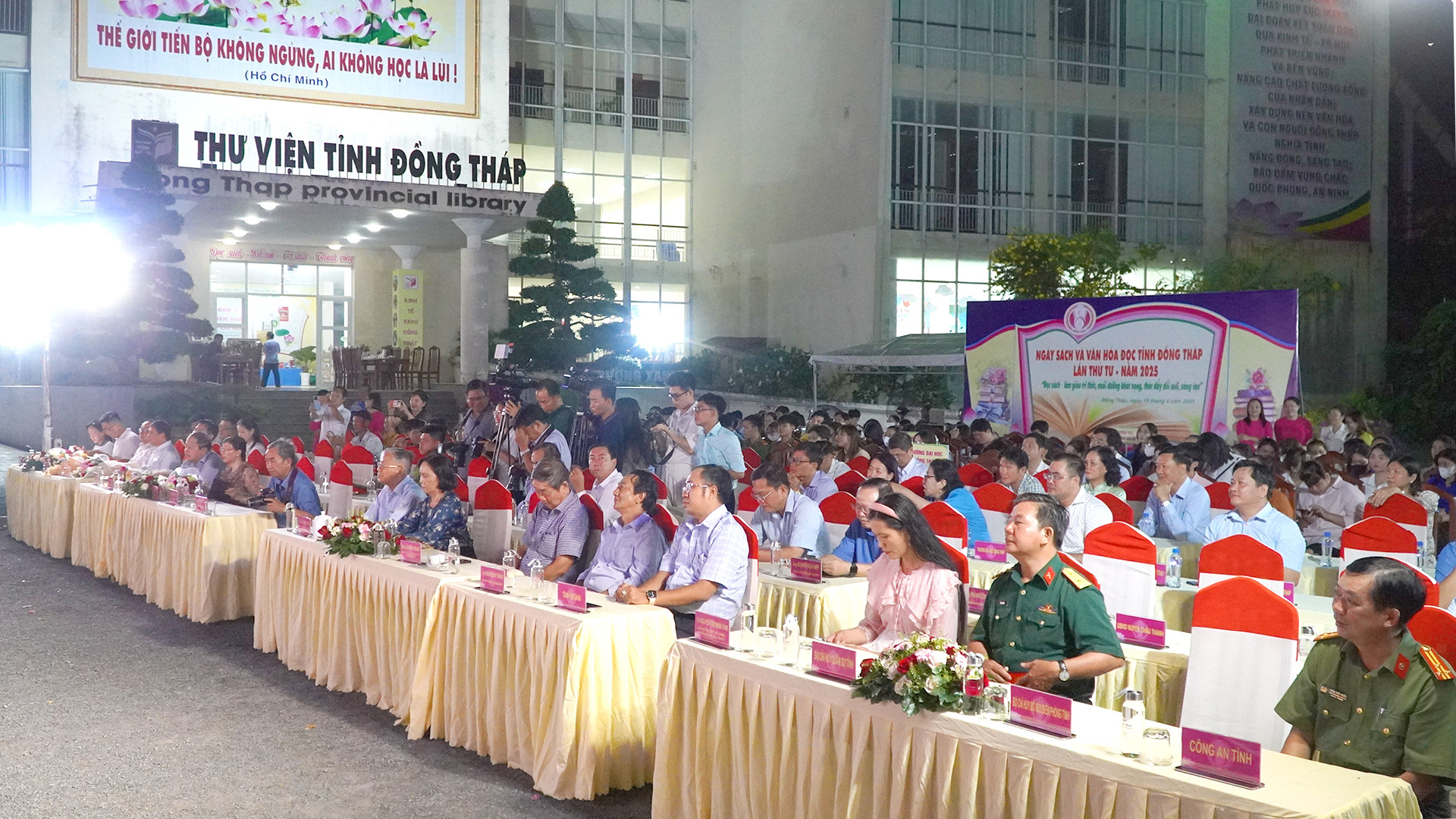 Ngày Sách và Văn hóa đọc thu hút nhiều đại biểu tham dự. (Ảnh: HỮU NGHĨA)