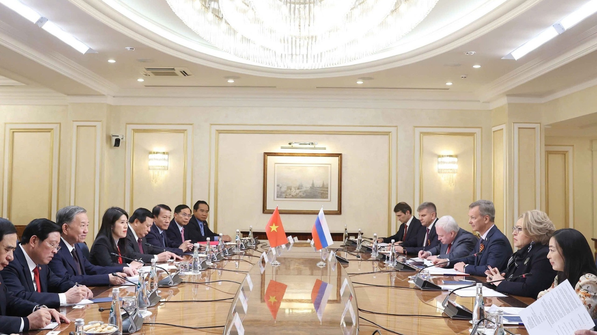 Tổng Bí thư Tô Lâm hội kiến Chủ tịch Hội đồng Liên bang, Quốc hội Liên bang Nga Valentina Matviyenko. (Ảnh: Thống Nhất/TTXVN)