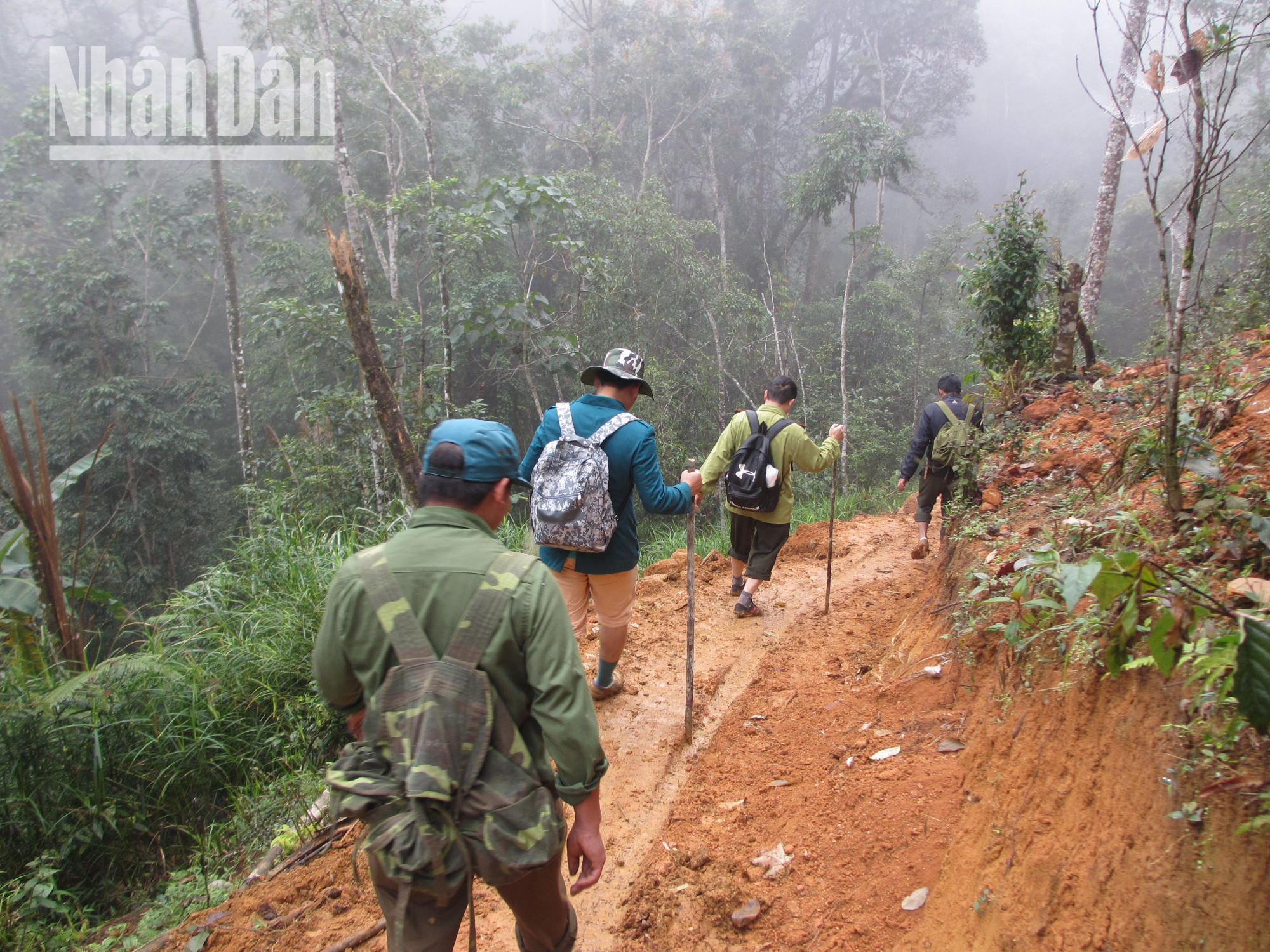 Những con đường đất khá phổ biến của nhiều năm về trước dẫn lên các xã, bản vùng cao của huyện Bắc Yên, Sơn La giờ đây đã được Nhà nước quan tâm đầu tư đường nhựa.