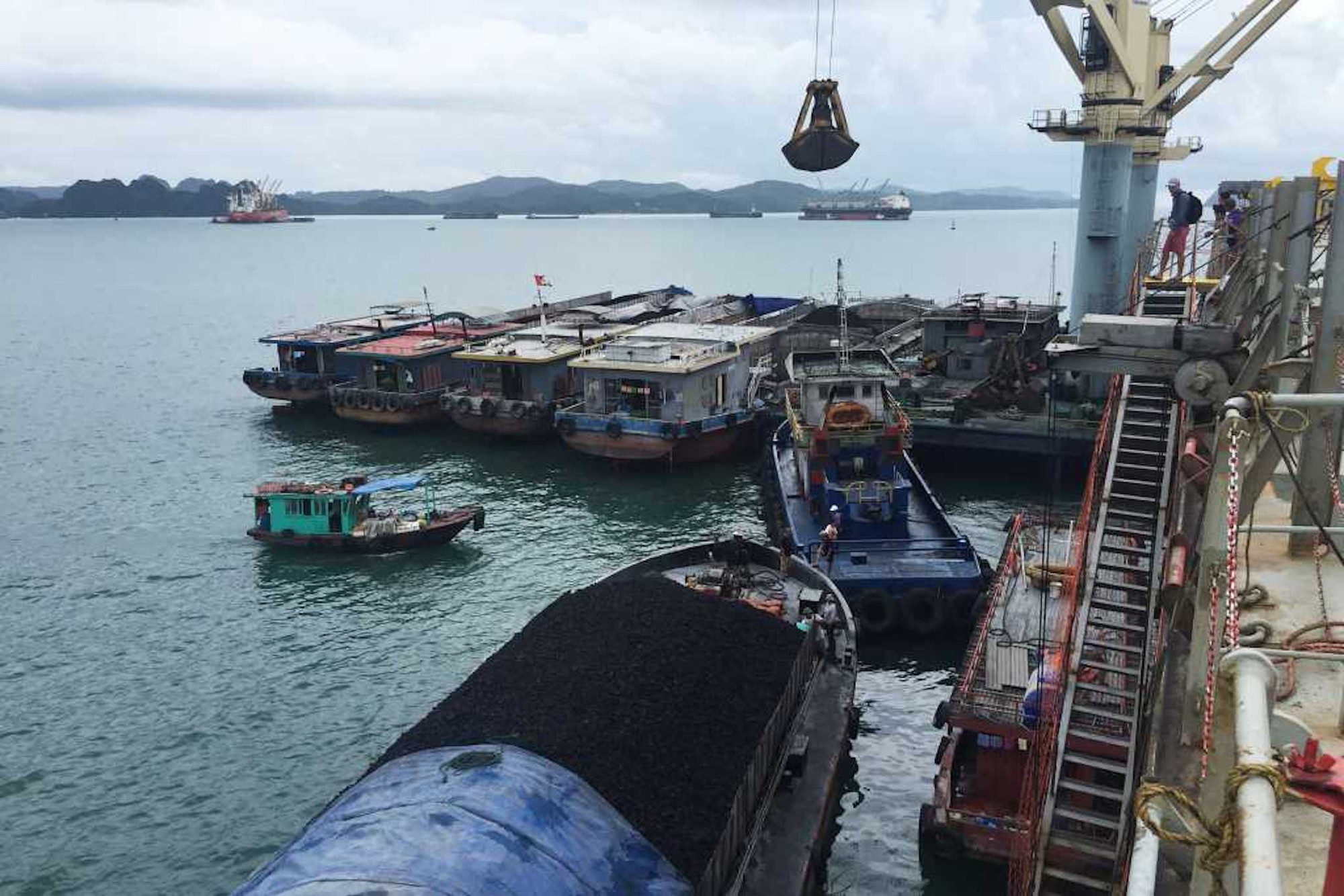 Cảng Con Ong - Hòn Nét cần có sự đầu tư để phát huy hiệu quả trong hệ thống Cảng biển Quảng Ninh. Cảng Con Ong - Hòn Nét cần có sự đầu tư để phát huy hiệu quả trong hệ thống Cảng biển Quảng Ninh.