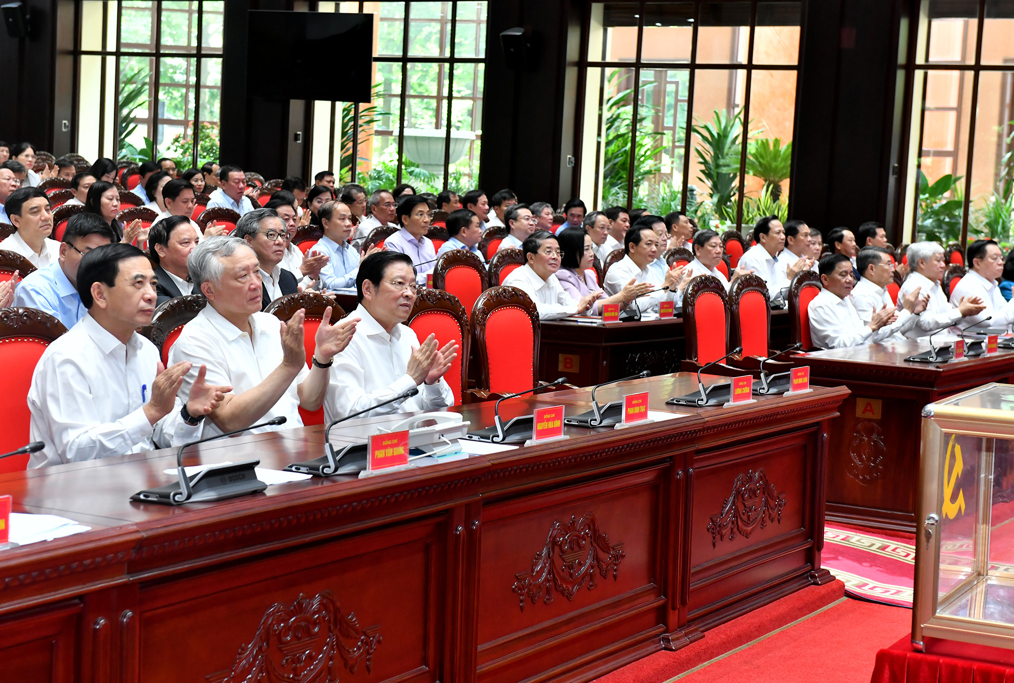 Các đại biểu dự phiên bế mạc hội nghị.