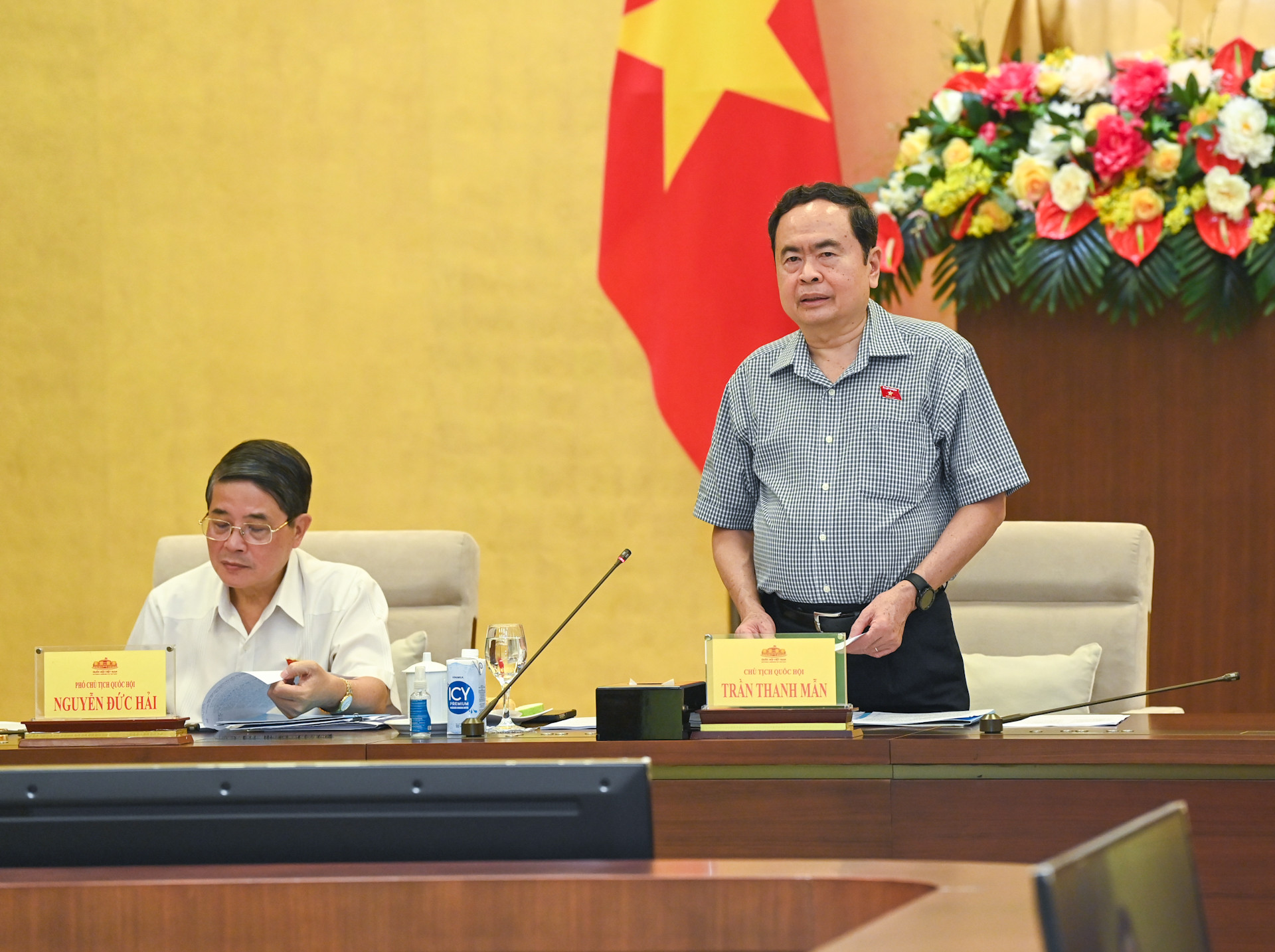 Chủ tịch Quốc hội Trần Thanh Mẫn phát biểu mở đầu, gợi mở một số nội dung thảo luận tại cuộc làm việc.