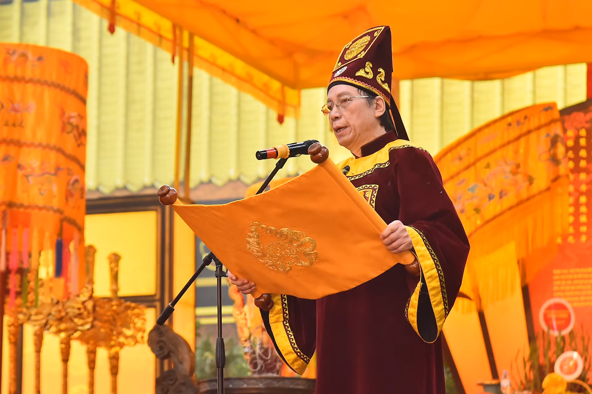 Ban Tổ chức tái hiện lại các nghi lễ truyền thống xưa tại buổi lễ.