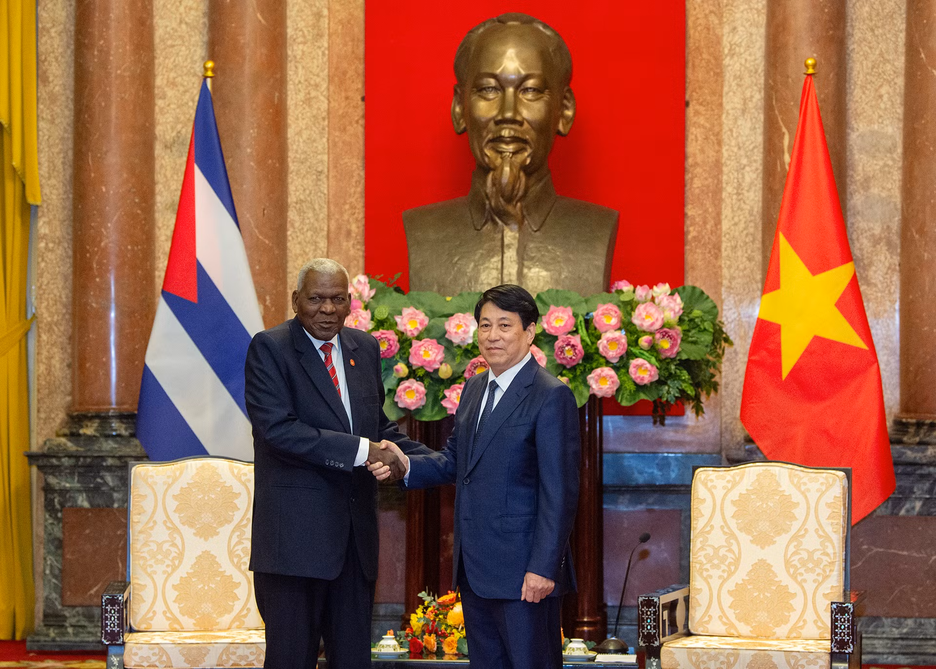 Chủ tịch nước Lương Cường và Chủ tịch Quốc hội Cuba Esteban Lazo Hernandez tại buổi tiếp. Chủ tịch nước Lương Cường và Chủ tịch Quốc hội Cuba Esteban Lazo Hernandez tại buổi tiếp.