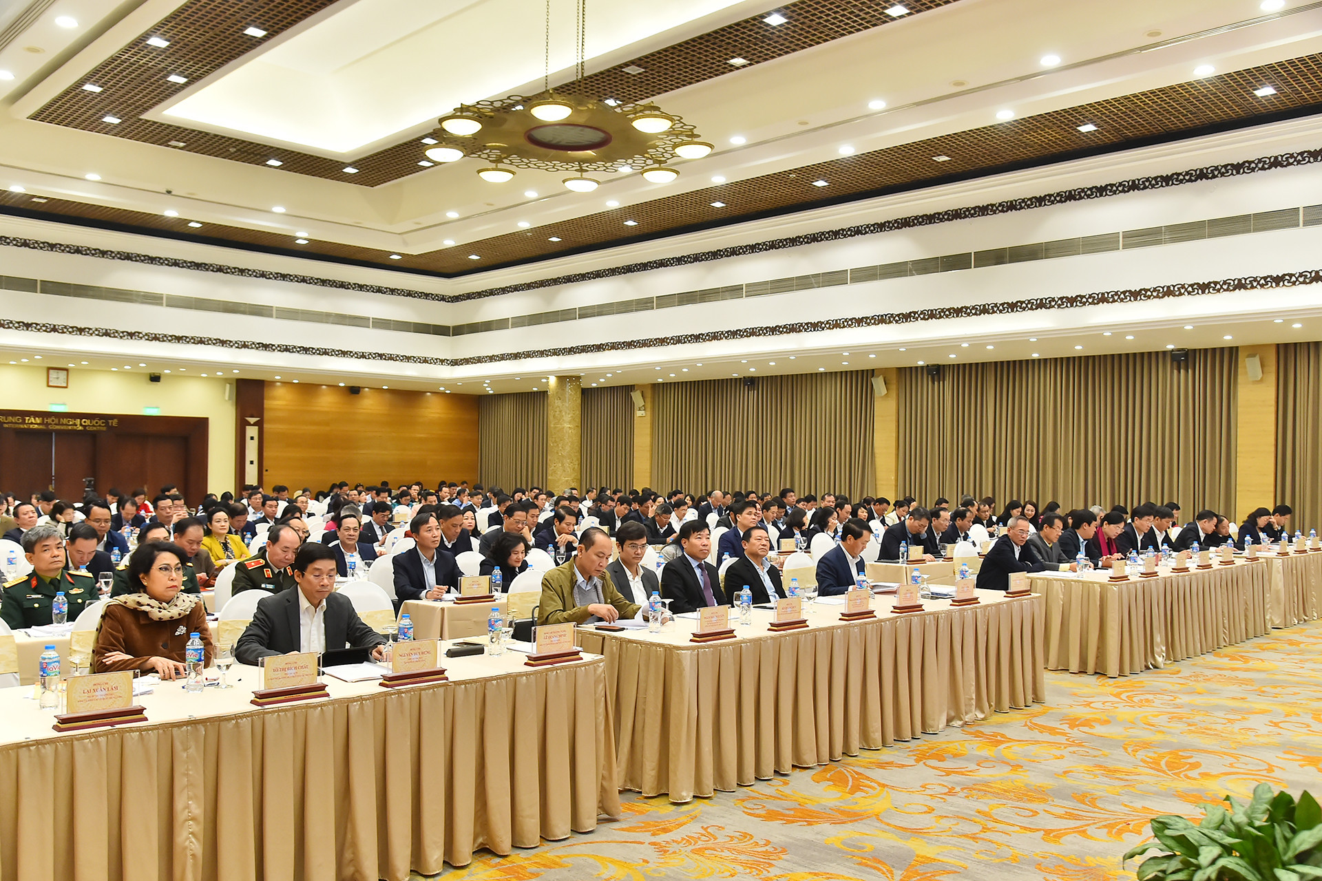 Các đại biểu tham dự hội nghị.