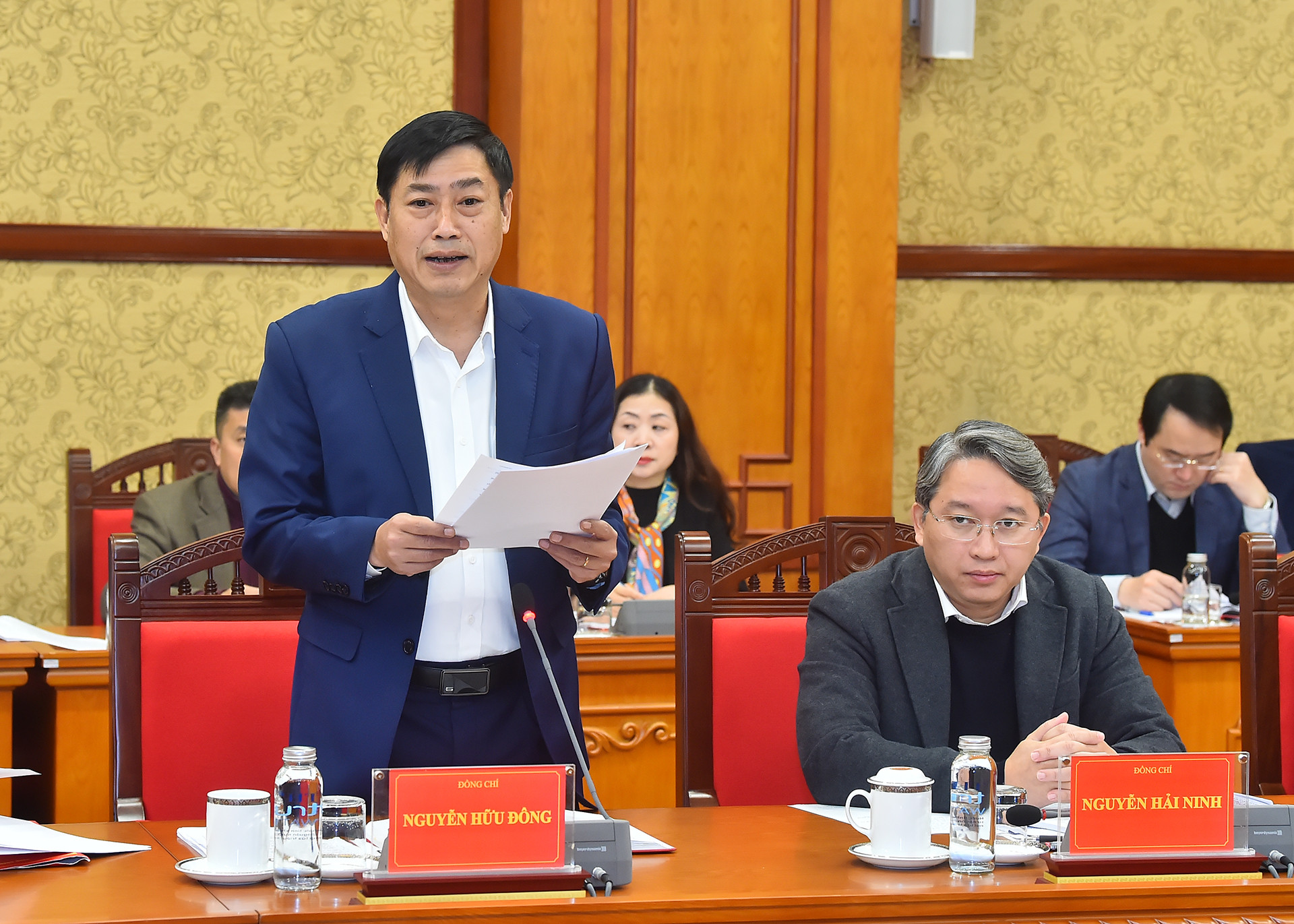 Phó Trưởng Ban Nội chính Trung ương Nguyễn Hữu Đông phát biểu tại phiên họp.