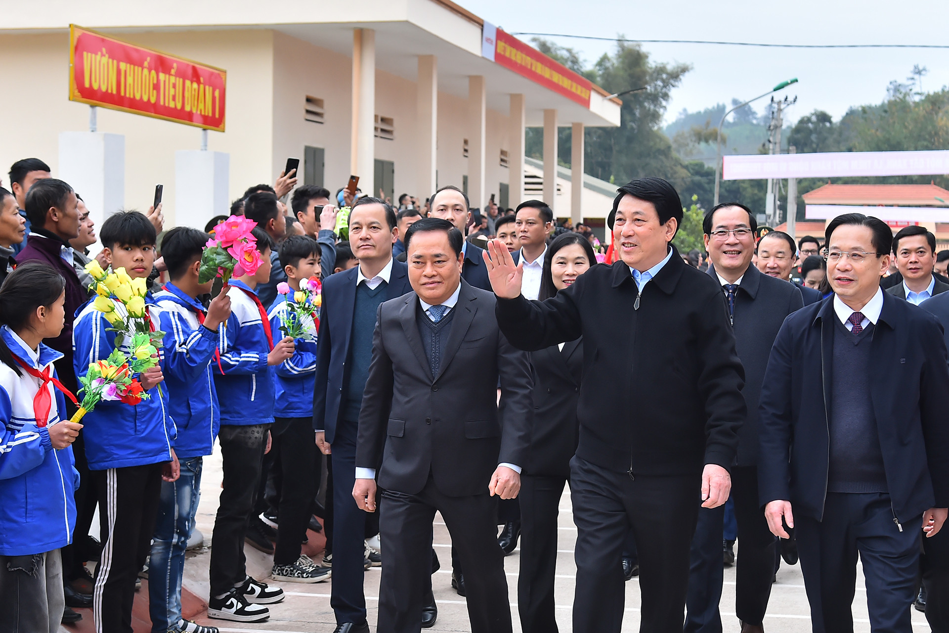 Chủ tịch nước Lương Cường tới dự lễ phát động Tết trồng cây “Đời đời nhớ ơn Bác Hồ” Xuân Ất Tỵ.