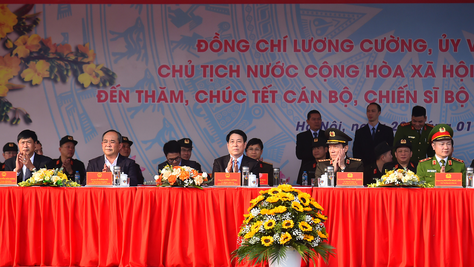 Chủ tịch nước Lương Cường cùng các đại biểu tại buổi lễ.