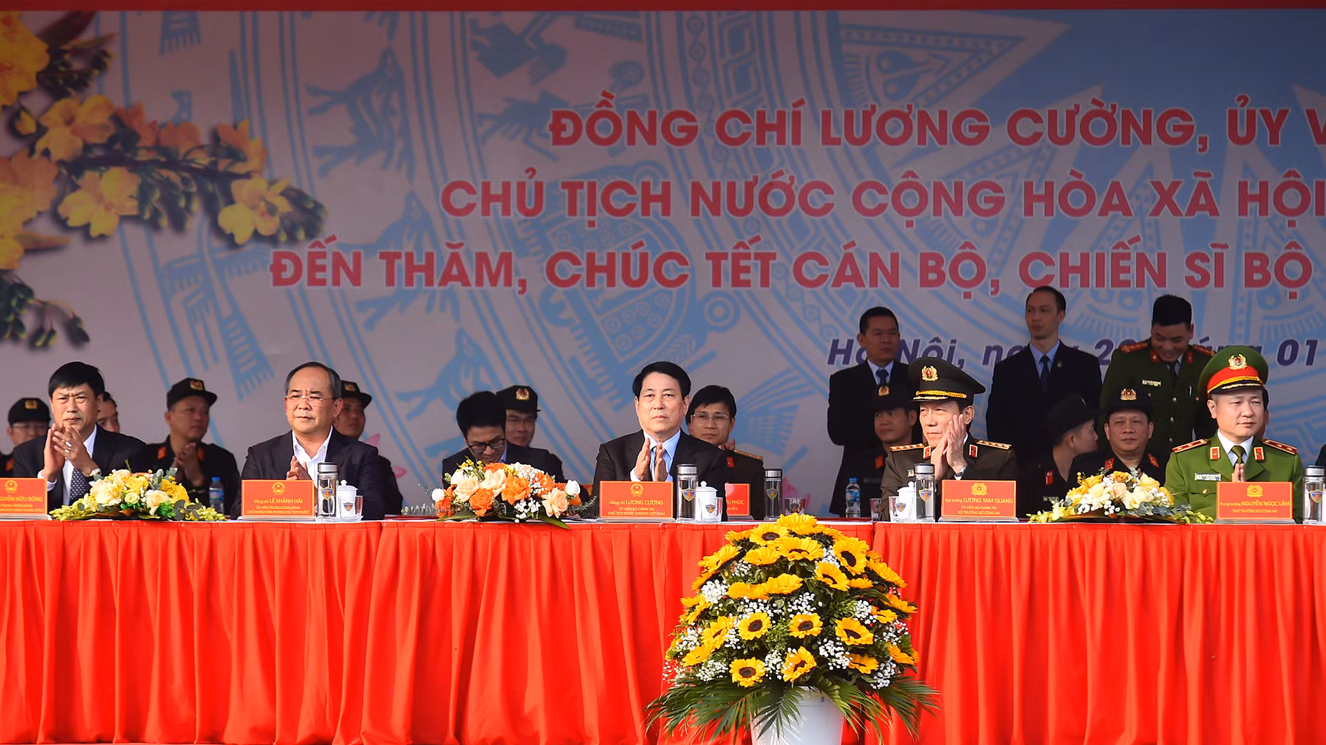 Chủ tịch nước Lương Cường cùng các đại biểu tại buổi lễ.