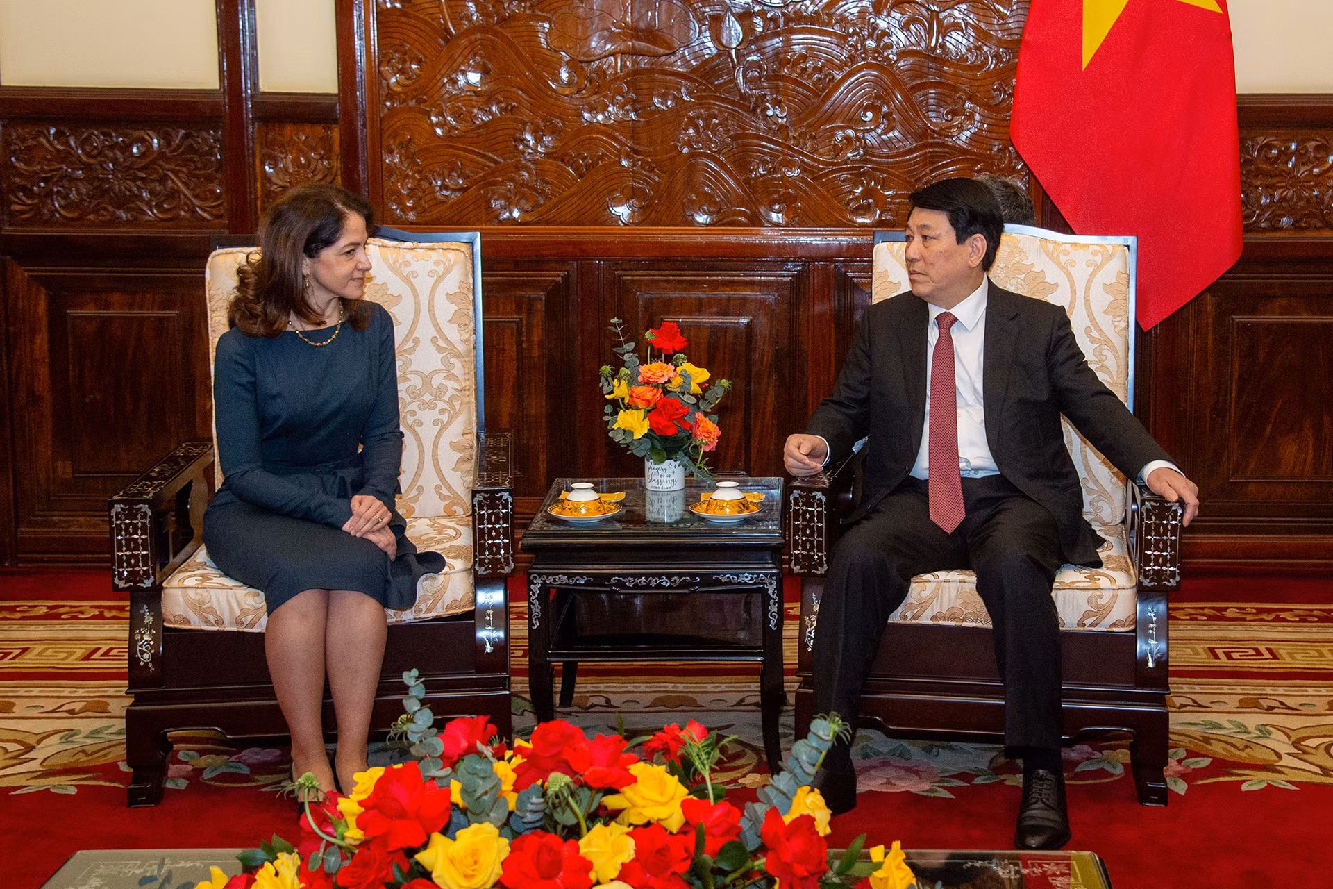 Chủ tịch nước Lương Cường tiếp Đại sứ Cộng hòa Colombia Camila Maria Polo Florez tại buổi lễ. Chủ tịch nước Lương Cường tiếp Đại sứ Cộng hòa Colombia Camila Maria Polo Florez tại buổi lễ.