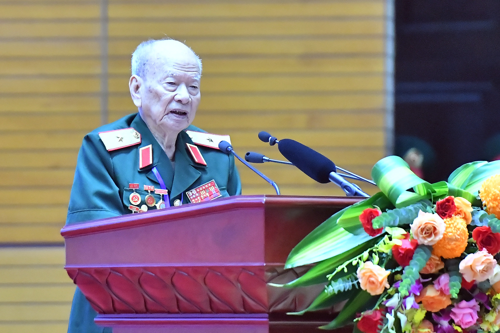 Thiếu tướng Huỳnh Đắc Hương, đại diện cựu quân tình nguyện, cựu chuyên gia quân sự Việt Nam tại Lào phát biểu.