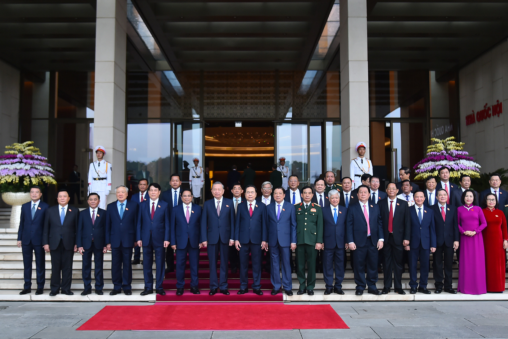 Các đồng chí lãnh đạo Đảng, Nhà nước với các đại biểu Quốc hội tại Nhà Quốc hội trước Kỳ họp thứ 8, Quốc hội khóa XV.