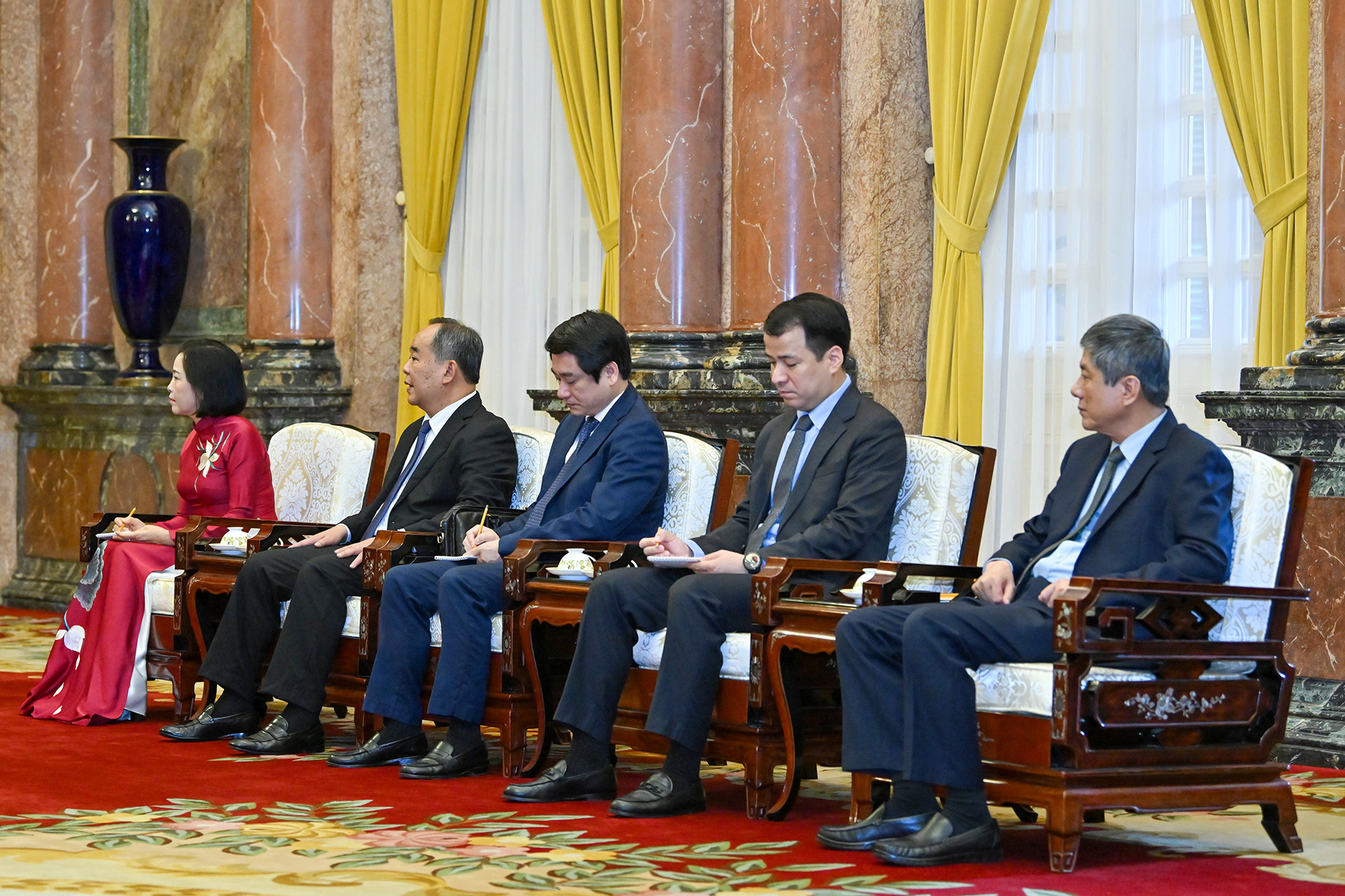 Các đại biểu Việt Nam tham dự buổi tiếp.