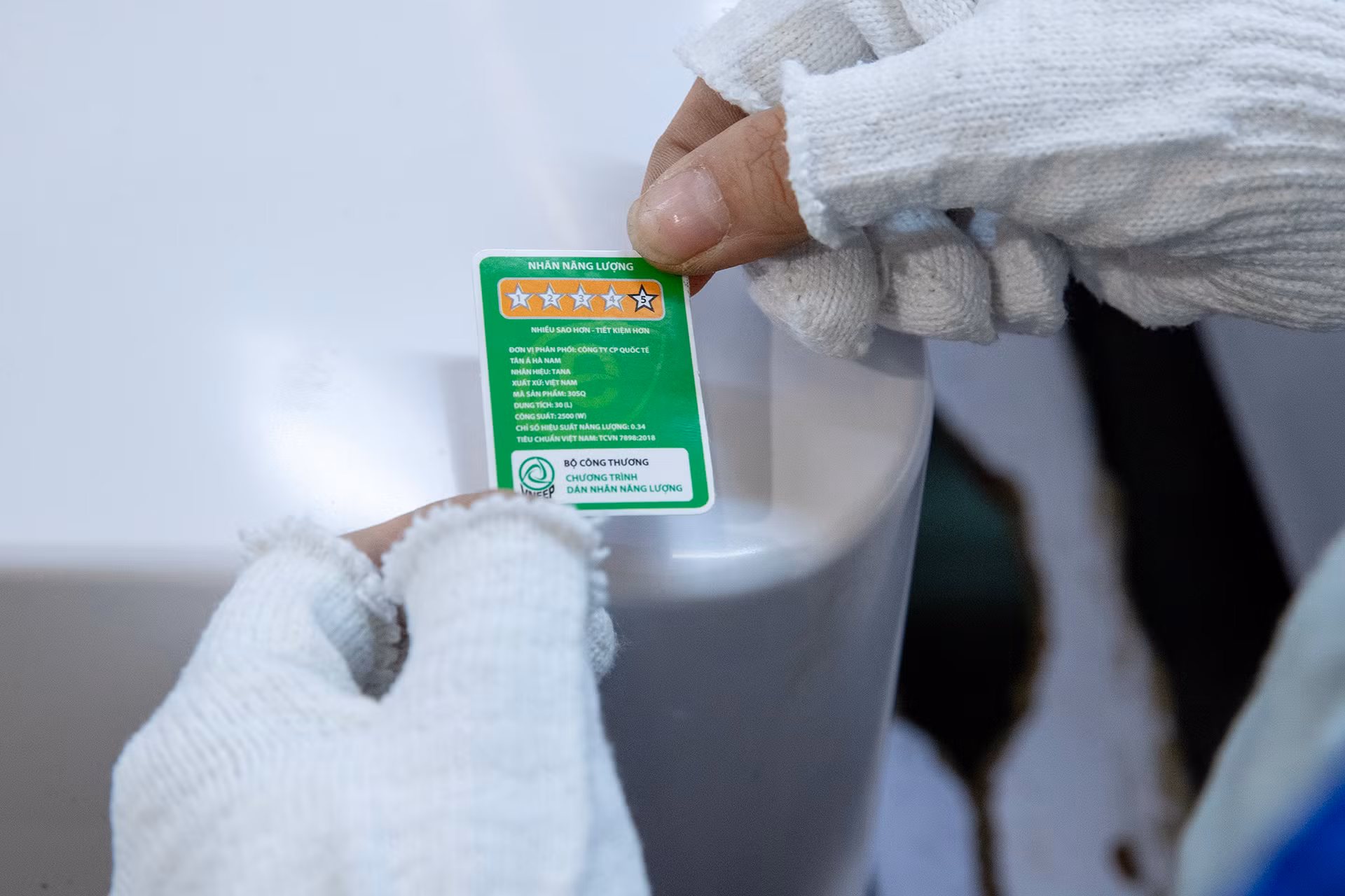 Sản phẩm Tân Á Đại Thành đến tay người tiêu dùng qua hệ thống 45 nghìn điểm bán hàng. Tân Á Đại Thành nhiều năm liền có sản phẩm đứng trong Top 10 sản phẩm công nghiệp chủ lực của thành phố Hà Nội.