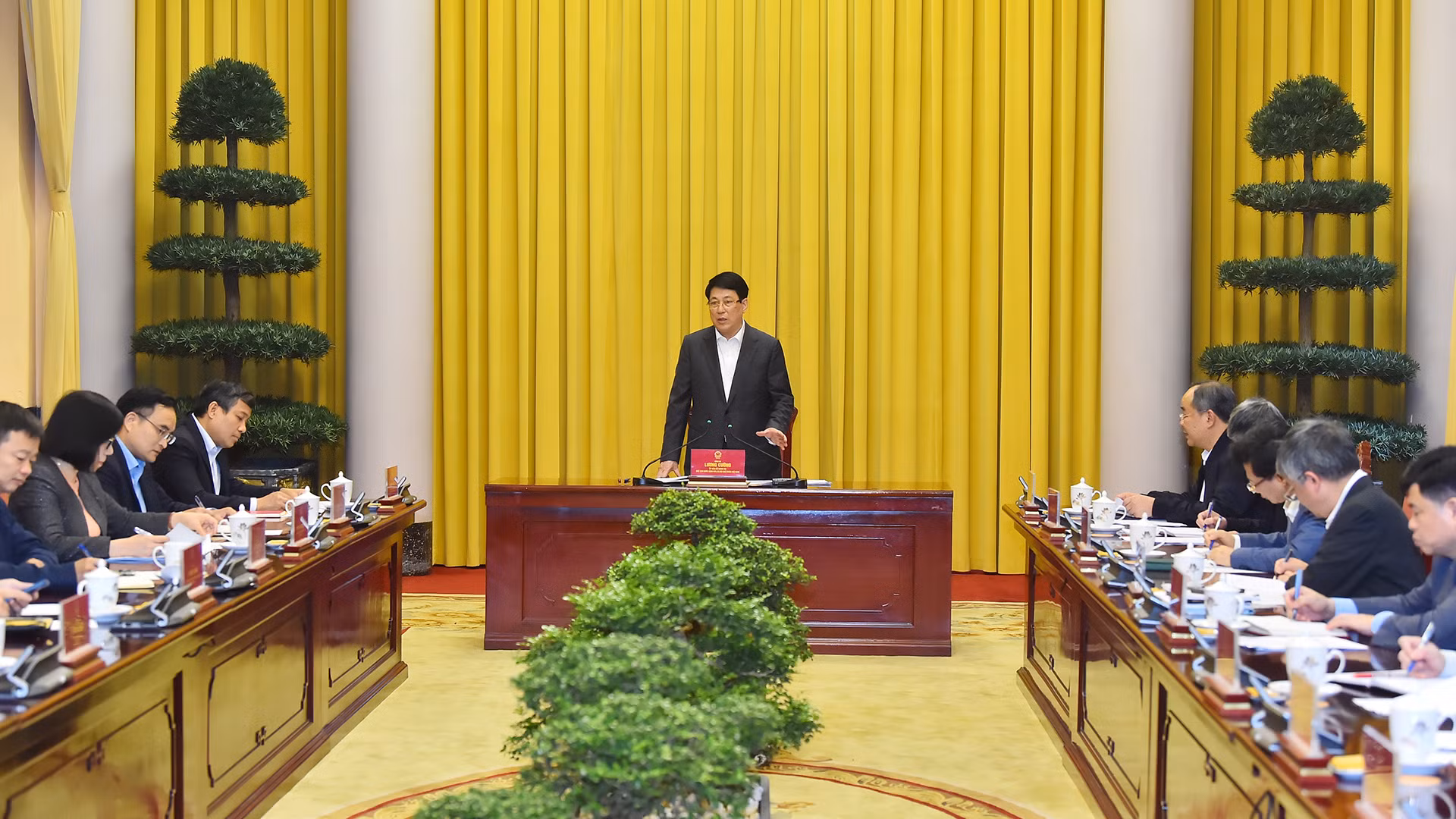 Chủ tịch nước Lương Cường phát biểu ý kiến tại buổi làm việc với Bộ Ngoại giao.