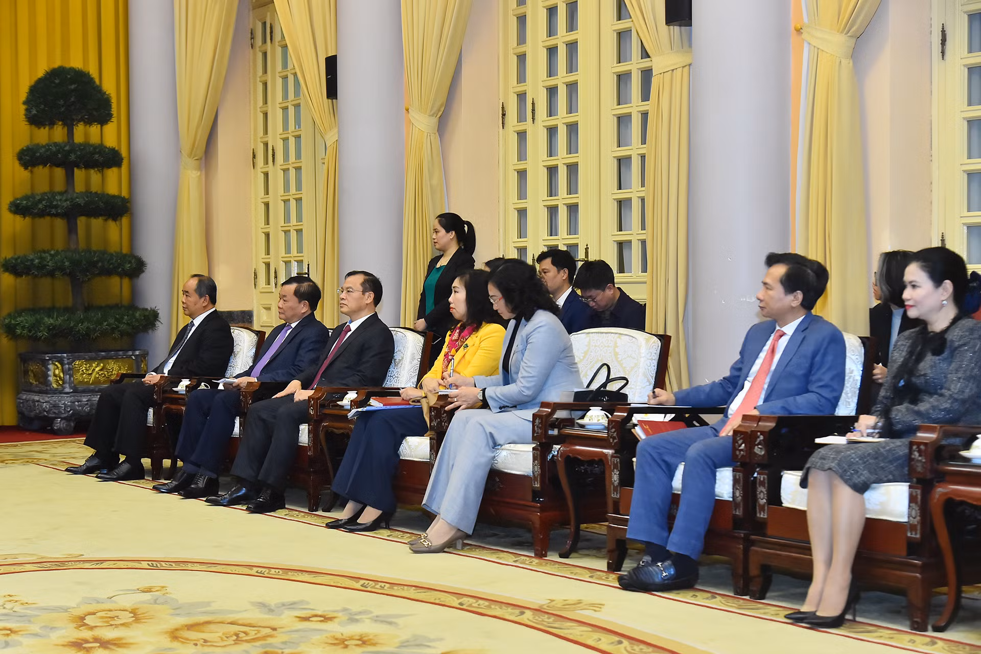 Các đại biểu Việt Nam tham dự buổi tiếp.