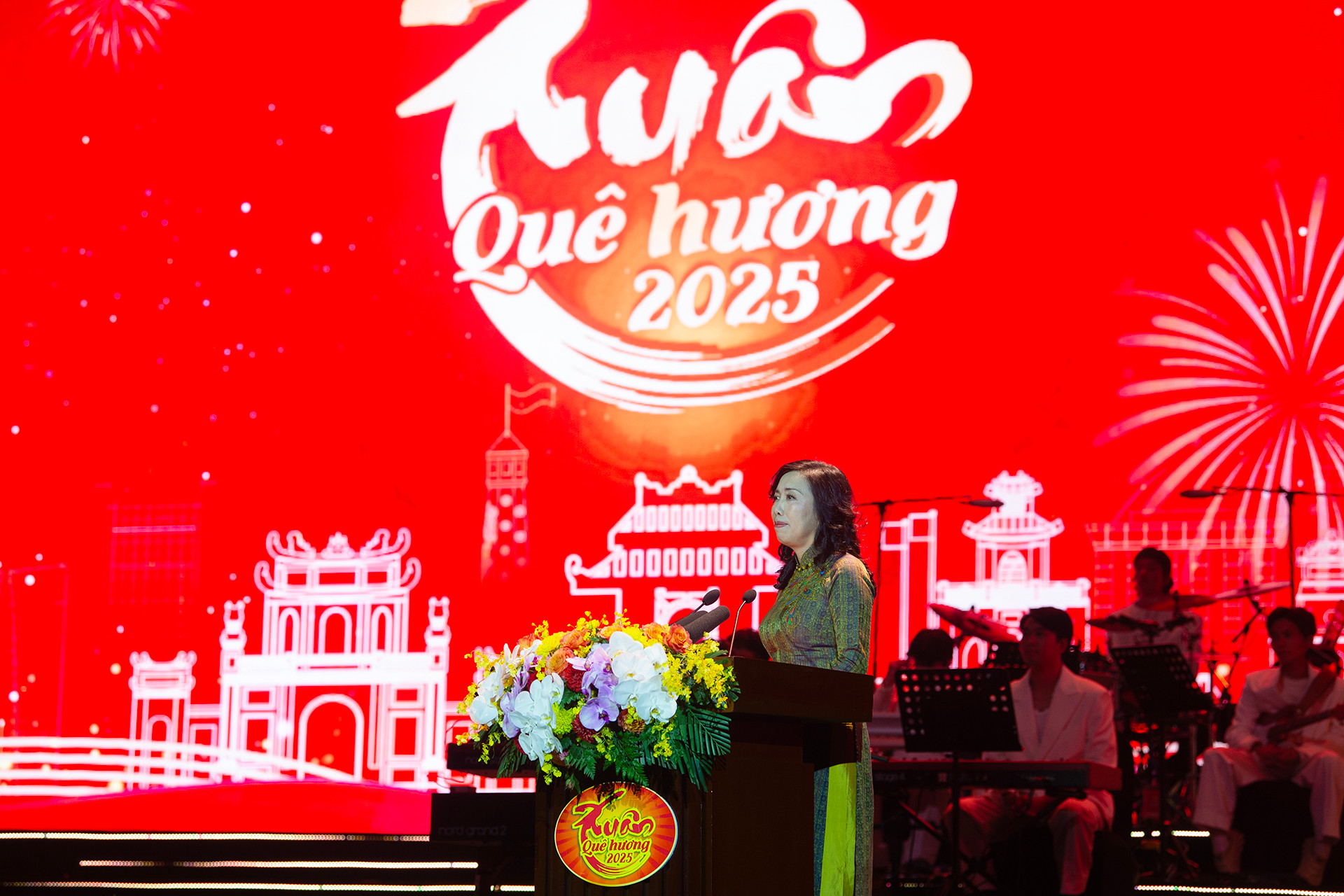 Thứ trưởng Ngoại giao Lê Thị Thu Hằng, Chủ nhiệm Ủy ban Nhà nước về người Việt Nam ở nước ngoài phát biểu khai mạc chương trình. Thứ trưởng Ngoại giao Lê Thị Thu Hằng, Chủ nhiệm Ủy ban Nhà nước về người Việt Nam ở nước ngoài phát biểu khai mạc chương trình.