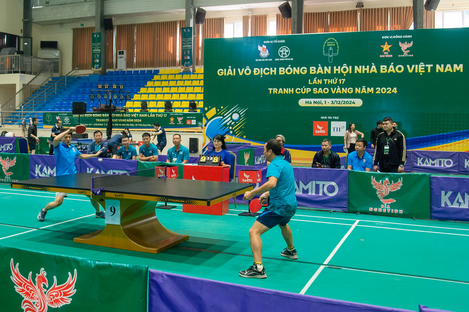 Diễn ra từ ngày 1-3/12, Giải Vô địch Bóng bàn Hội Nhà báo Việt Nam lần thứ 17-Tranh cúp Sao Vàng 2024 là sự kiện thường niên do Hội Nhà báo Việt Nam phối hợp với UBND thành phố Hà Nội tổ chức, nhằm hưởng ứng cuộc vận động "Toàn dân rèn luyện thân thể theo gương Bác Hồ vĩ đại", đồng thời thúc đẩy phong trào rèn luyện thể thao trong giới báo chí cả nước.