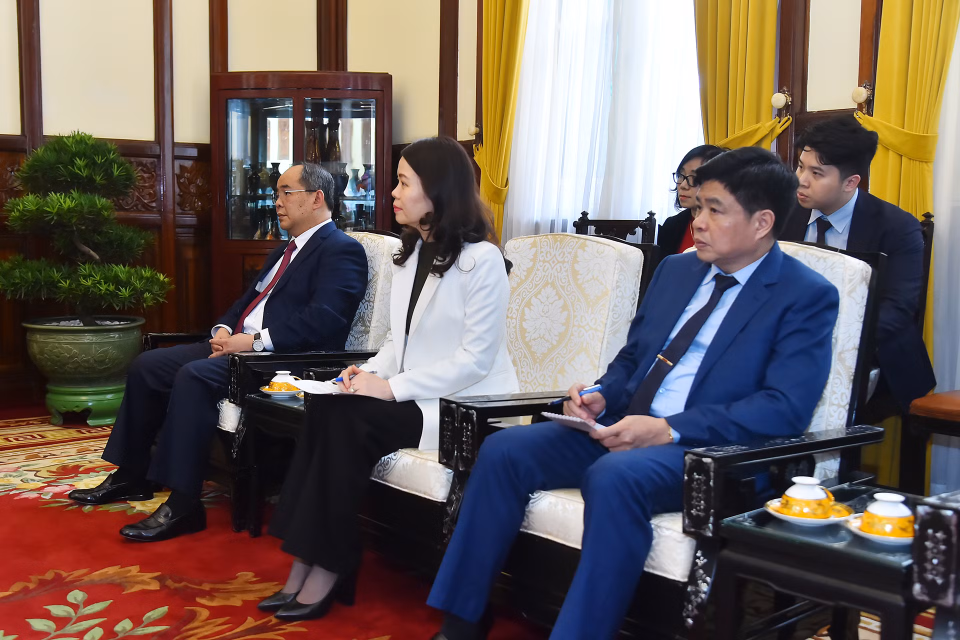 Các đại biểu Việt Nam tham dự buổi tiếp.