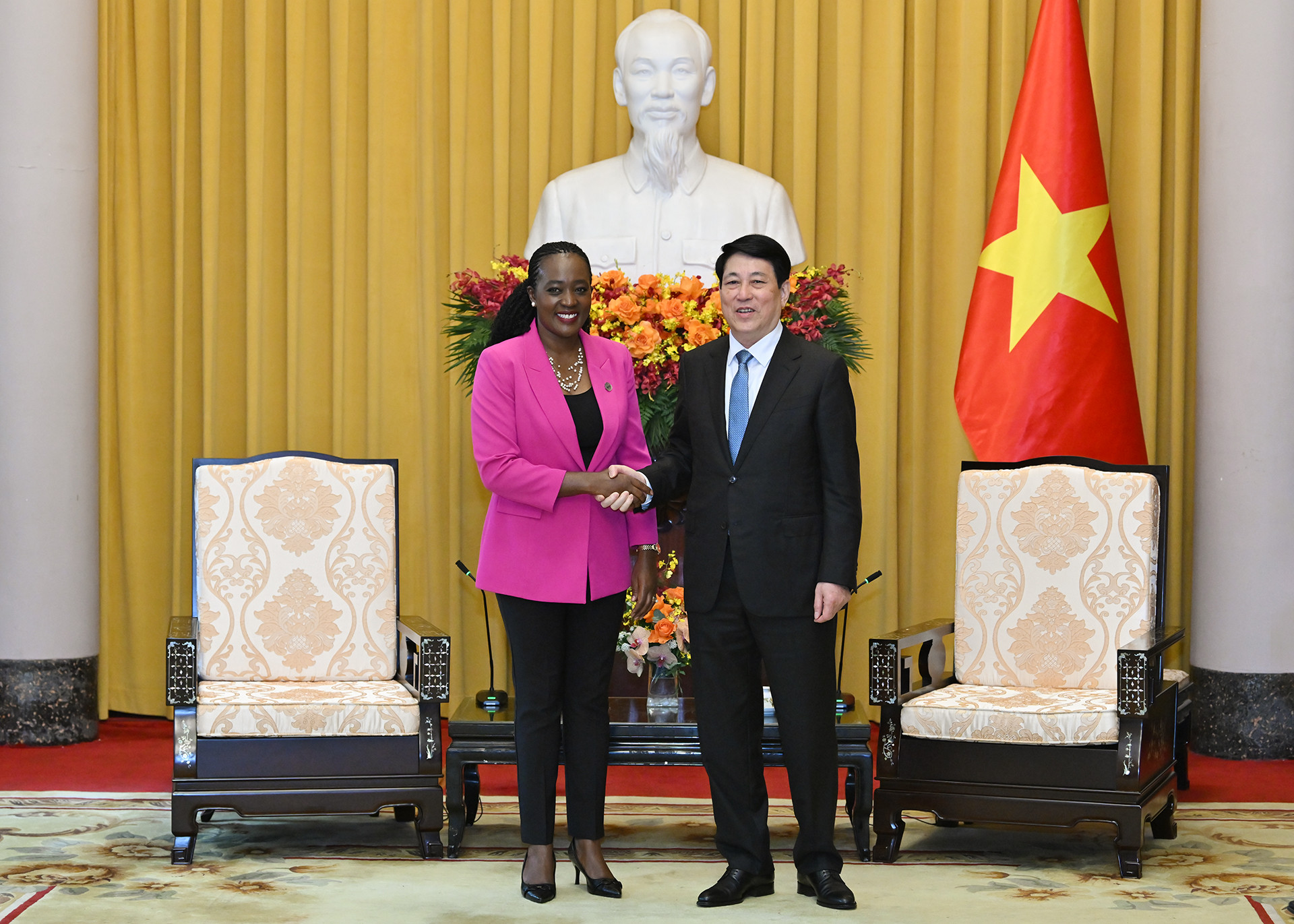 Chủ tịch nước Lương Cường và Bộ trưởng Quốc phòng Kenya Soipan Tuya.