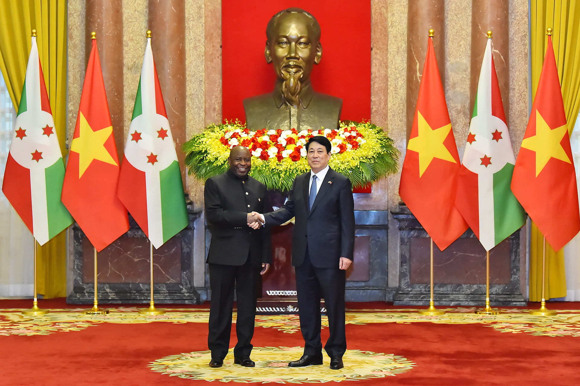 [Ảnh] Chủ tịch nước Lương Cường chủ trì lễ đón chính thức Tổng thống Burundi Évariste Ndayishimiye ảnh 5