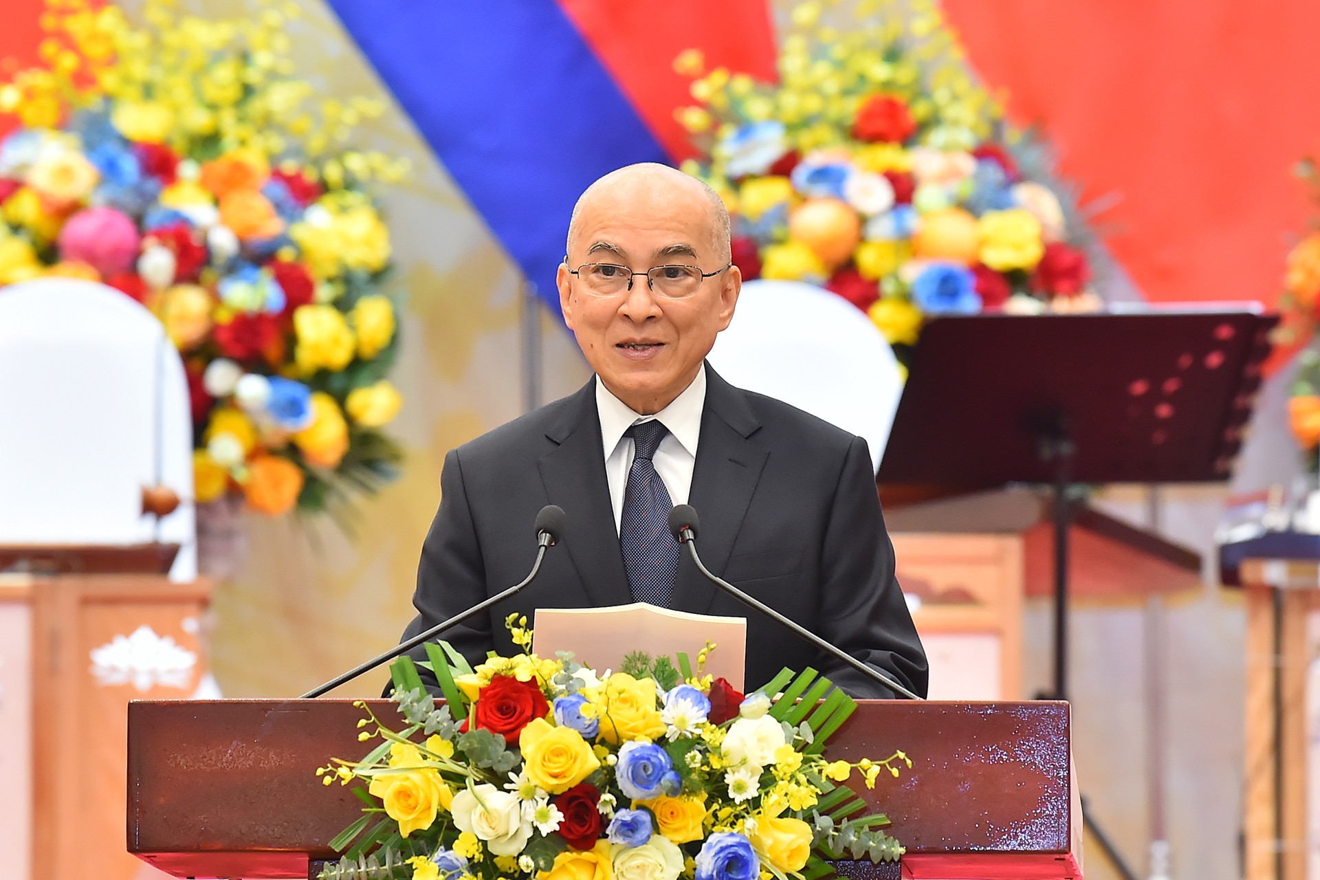 Quốc vương Campuchia Norodom Sihamoni phát biểu tại buổi chiêu đãi.